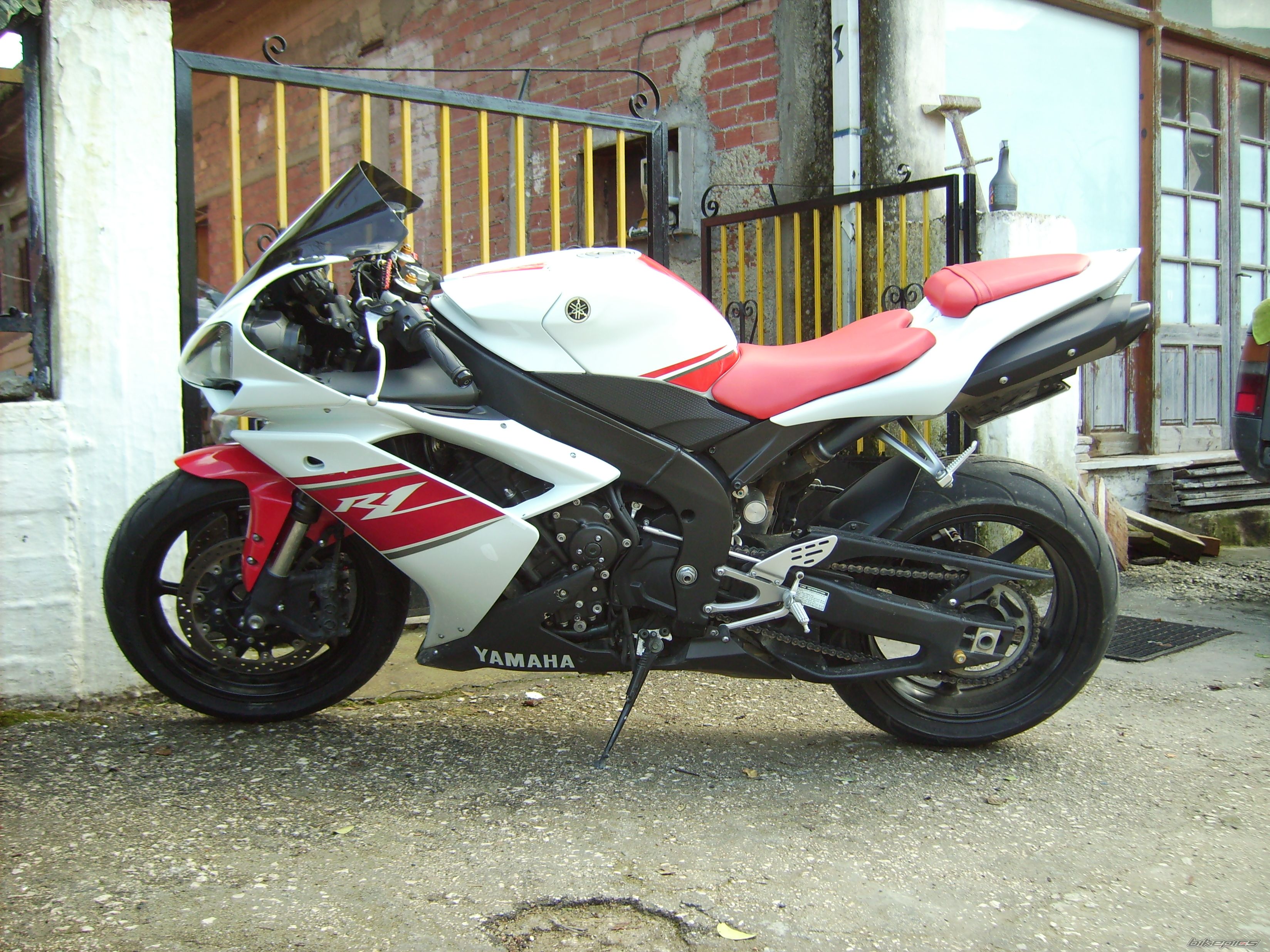 2008 YAMAHA YZF R1 | Picture 2360159 motorcycle photo
