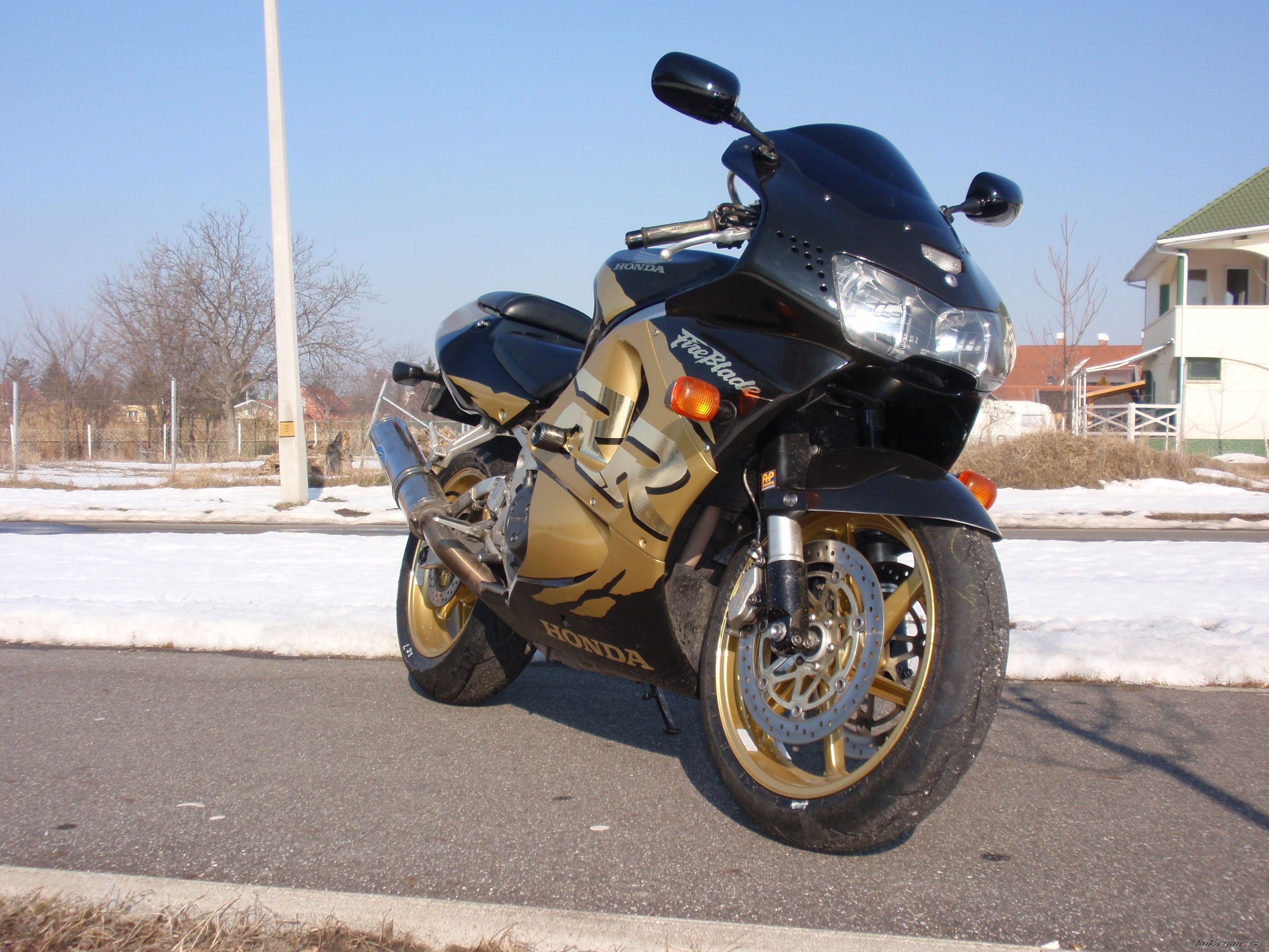 1998 HONDA CBR 900RR FIREBLADE | Picture 2363591 motorcycle photo
