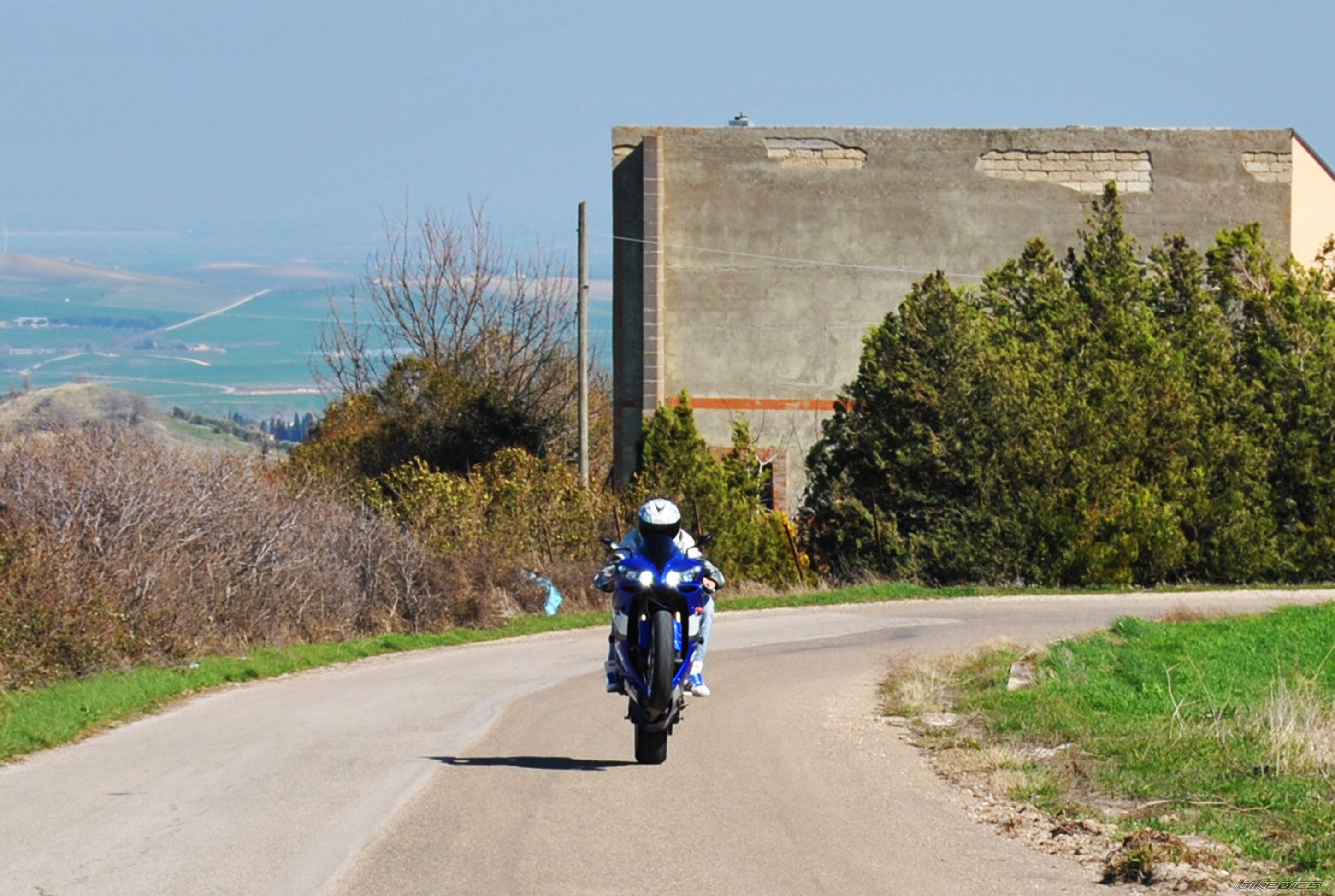 2005 YAMAHA YZF R1 | Picture 2368356 motorcycle photo