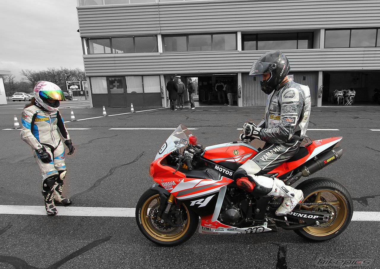 2012 YAMAHA YZF R1 | Picture 2368916 motorcycle photo