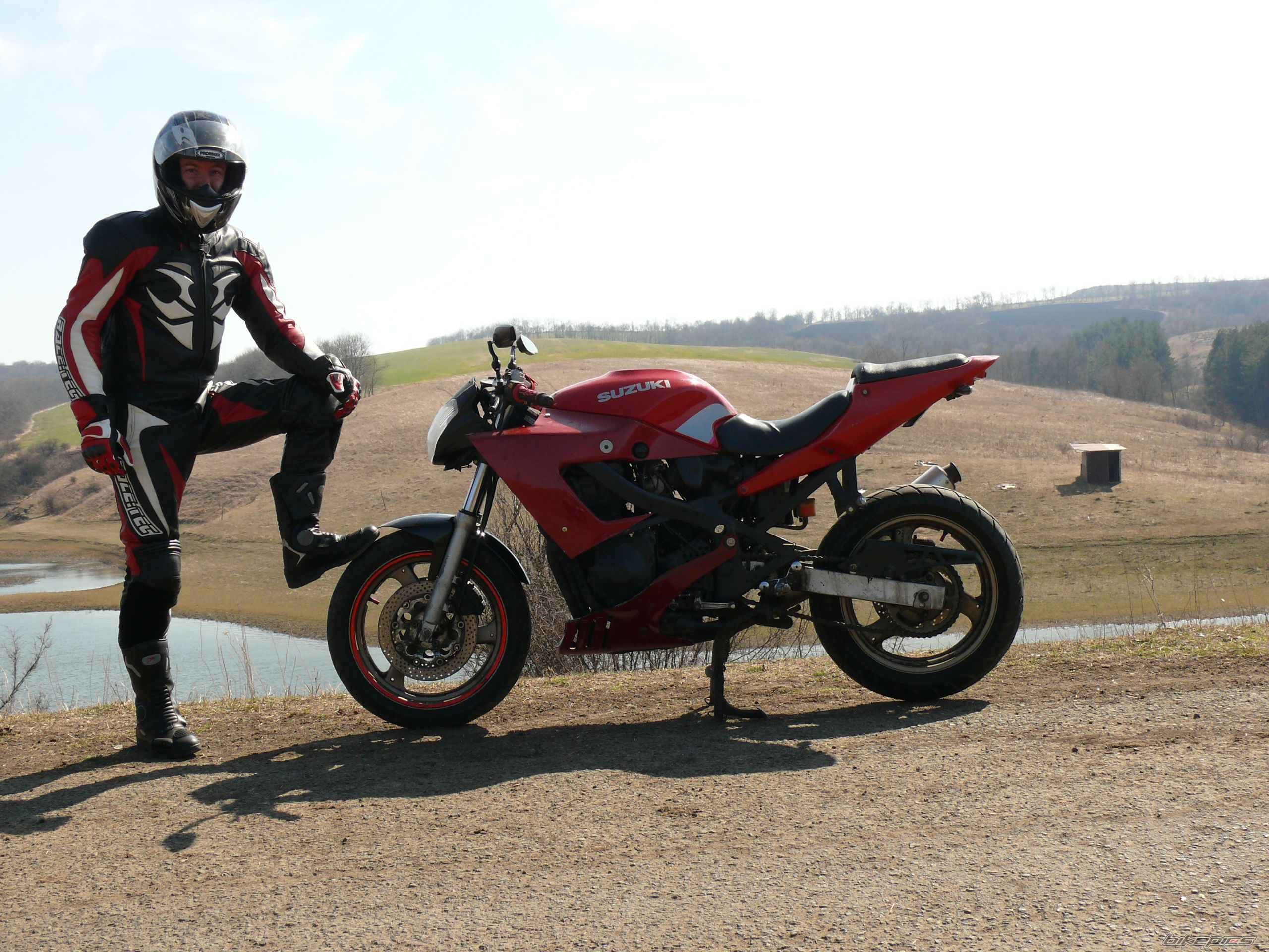 1995 SUZUKI GSX 600 F | Picture 2369133 motorcycle photo