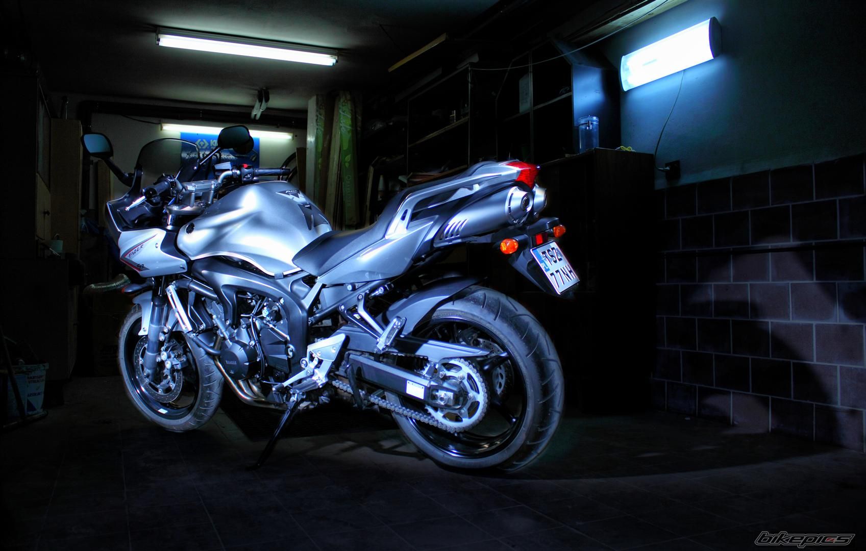 2009 YAMAHA FZ6 FAZER | Picture 2370027 motorcycle photo