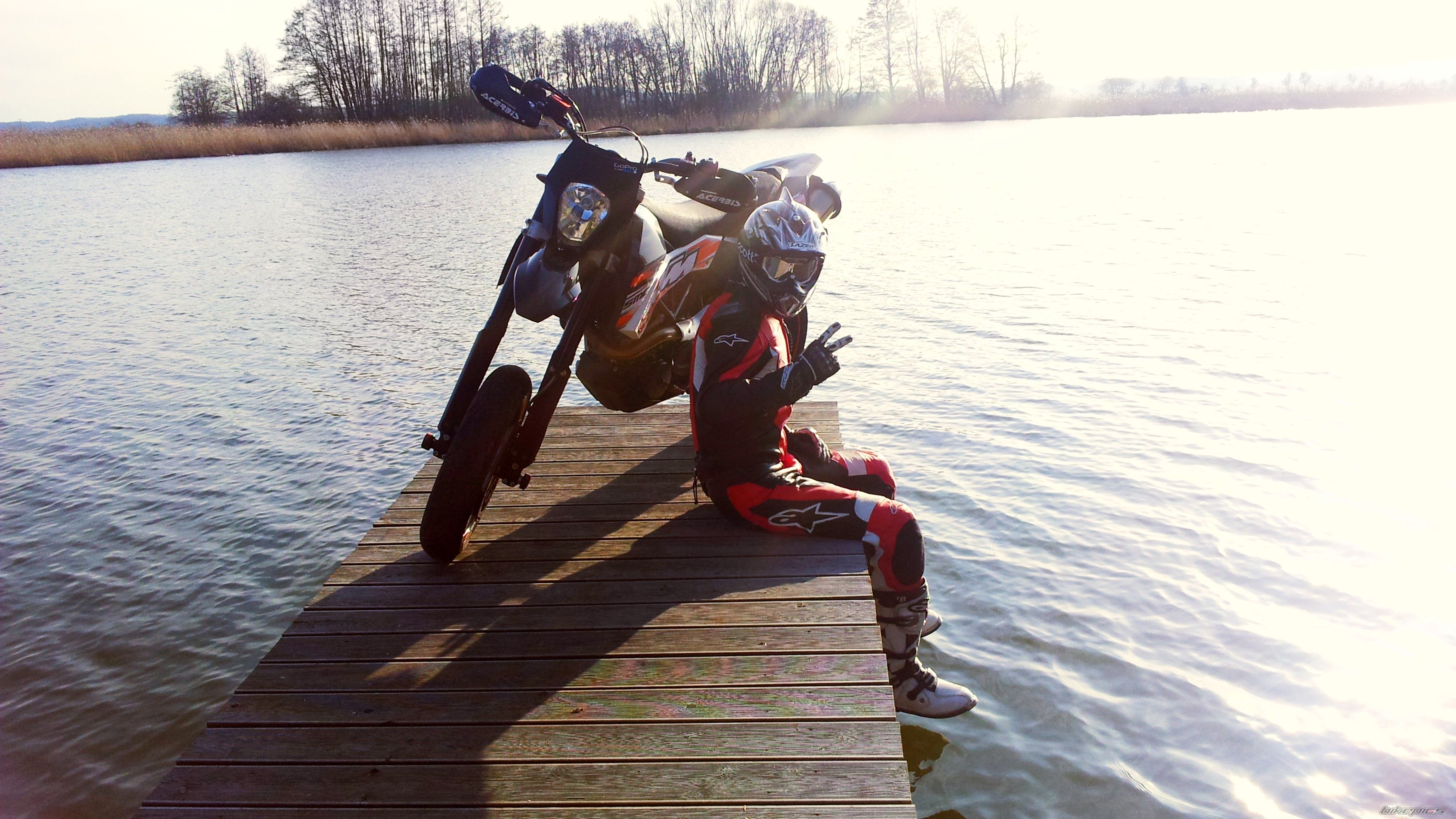 2011 KTM 690 SUPERMOTO | Picture 2371357 motorcycle photo