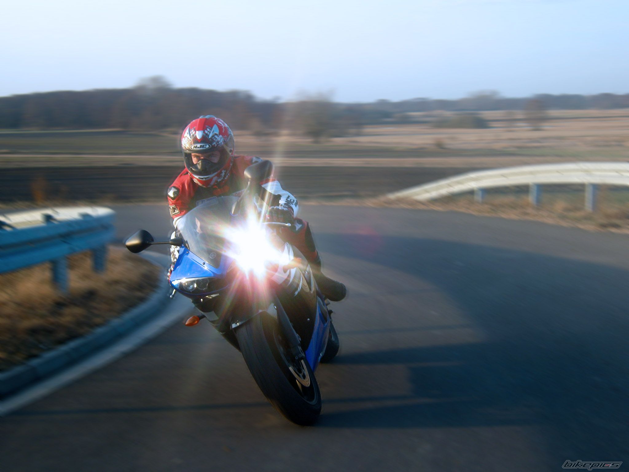 2004 YAMAHA YZF R6 | Picture 2371671 motorcycle photo