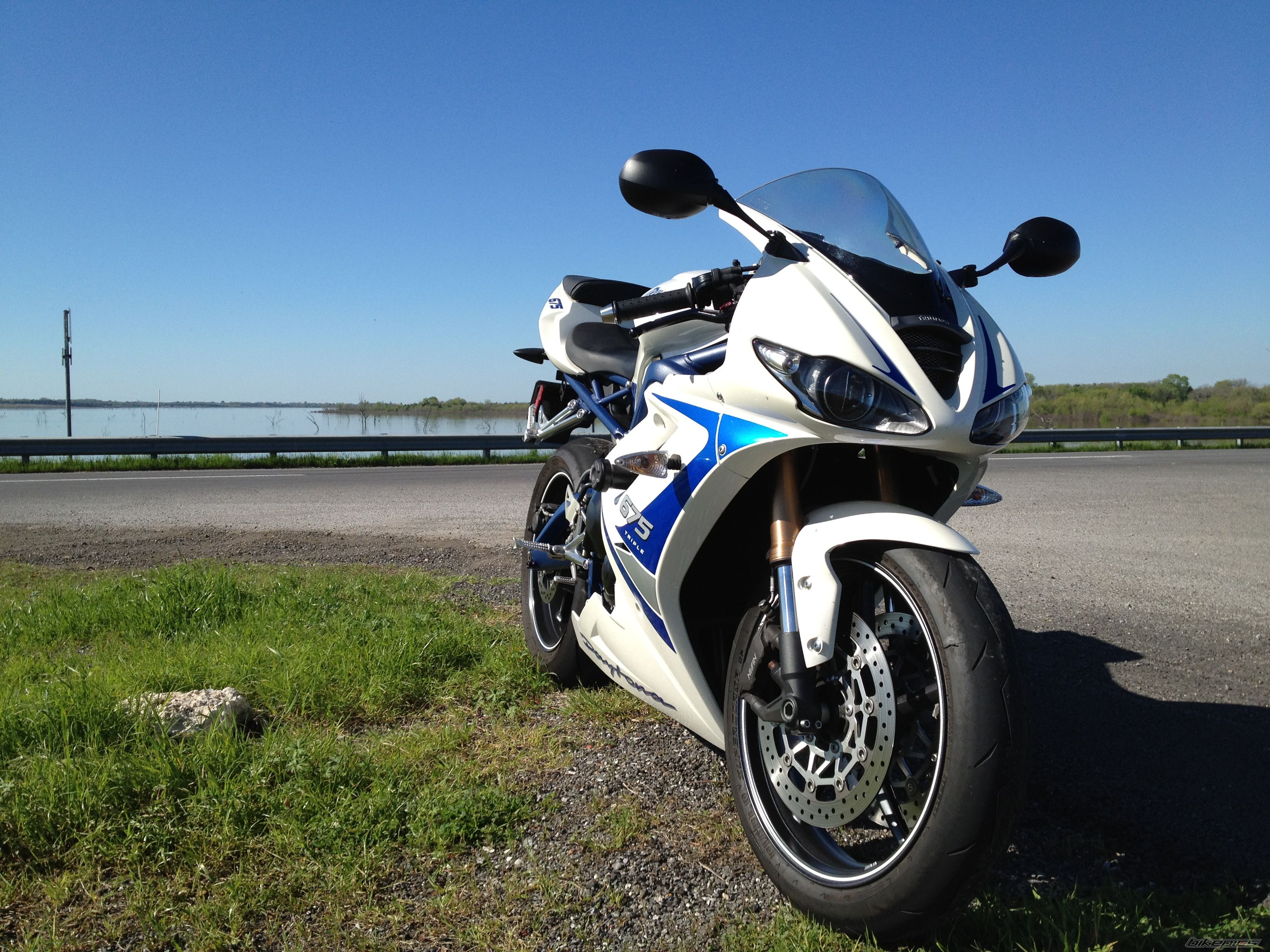 2011 TRIUMPH DAYTONA 675 | Picture 2371968 motorcycle photo