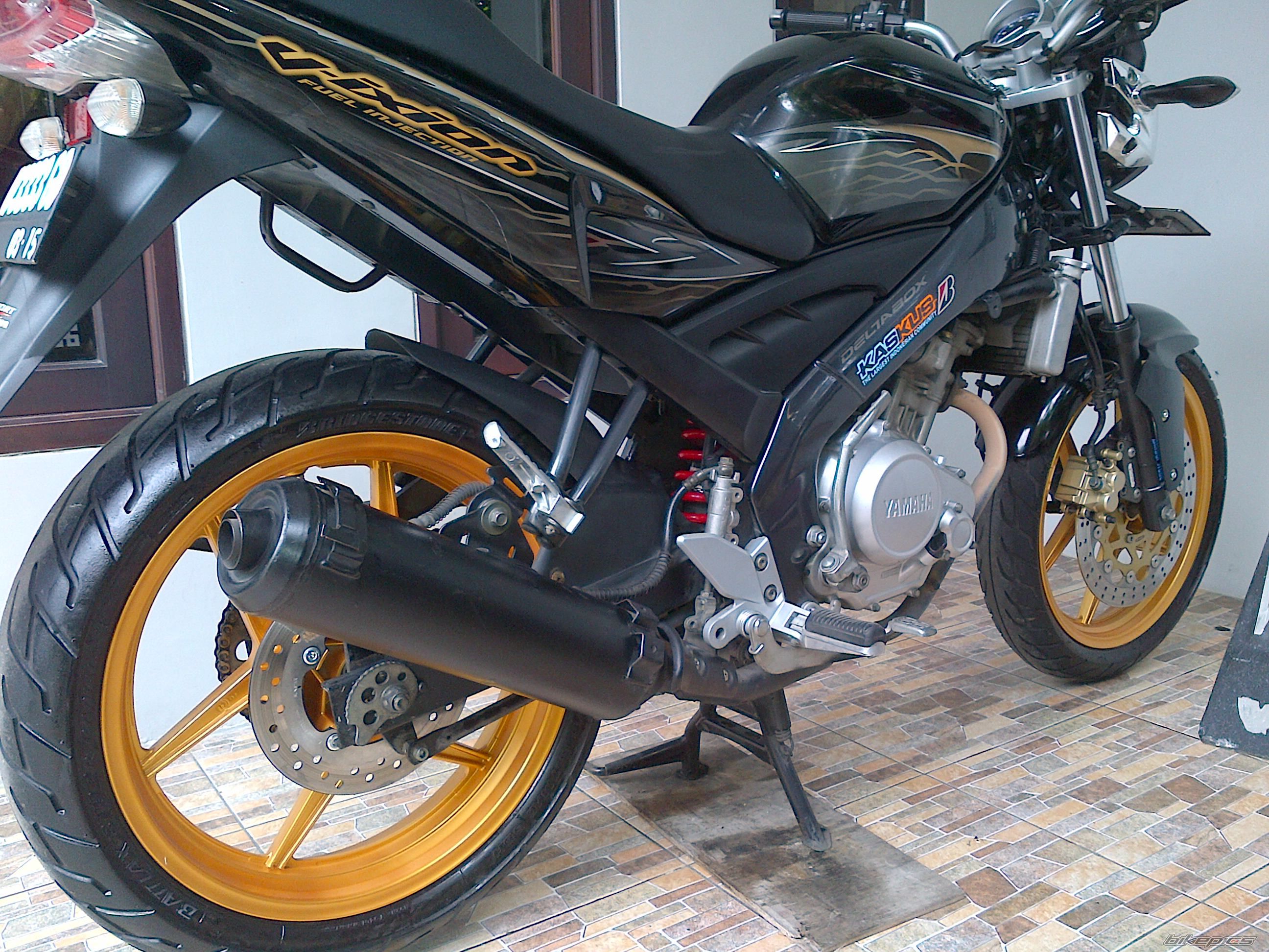 2006 HONDA CB400 SUPERFOUR | Picture 2372288 motorcycle photo