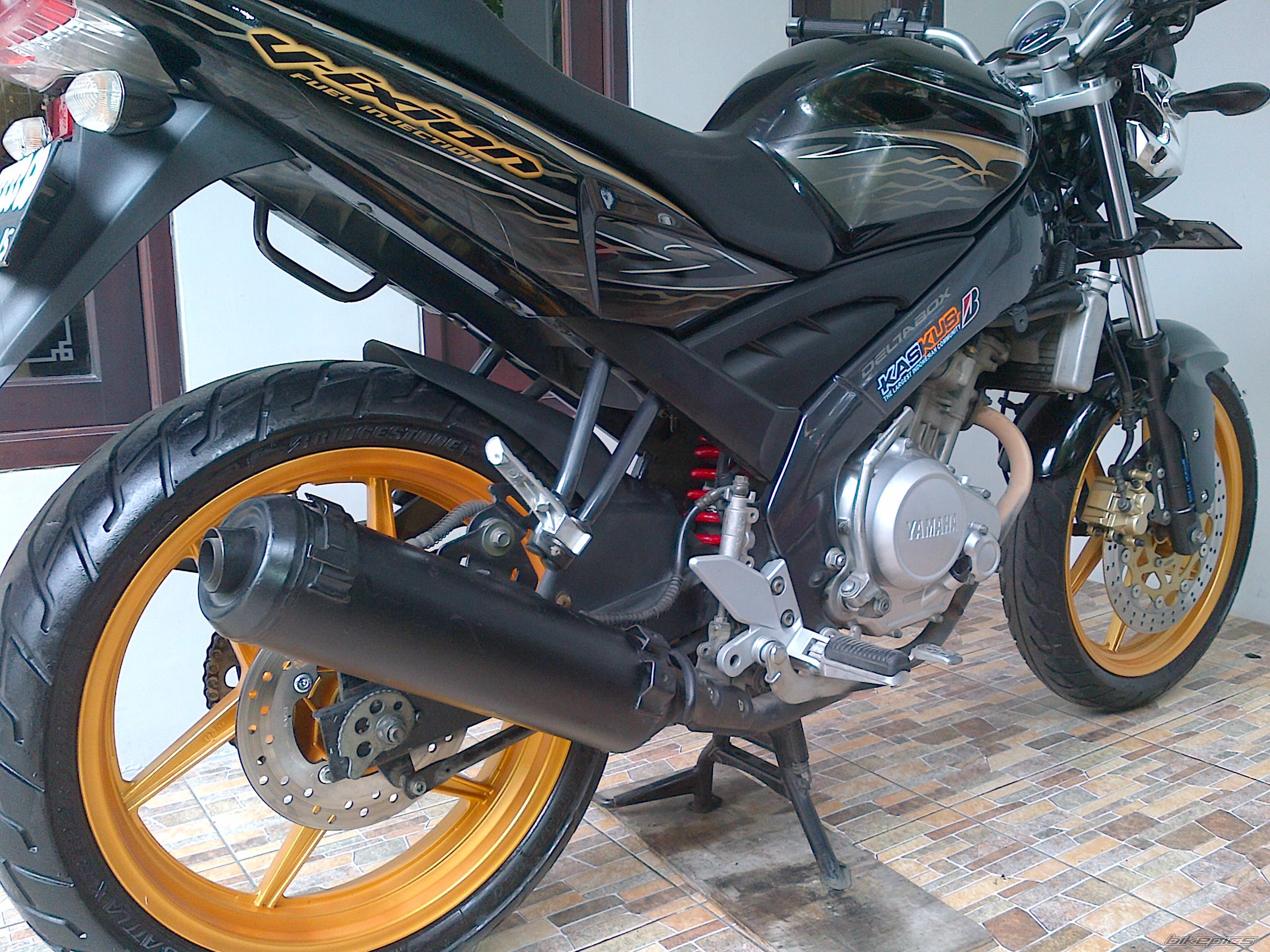 2006 HONDA CB400 SUPERFOUR | Picture 2372289 motorcycle photo