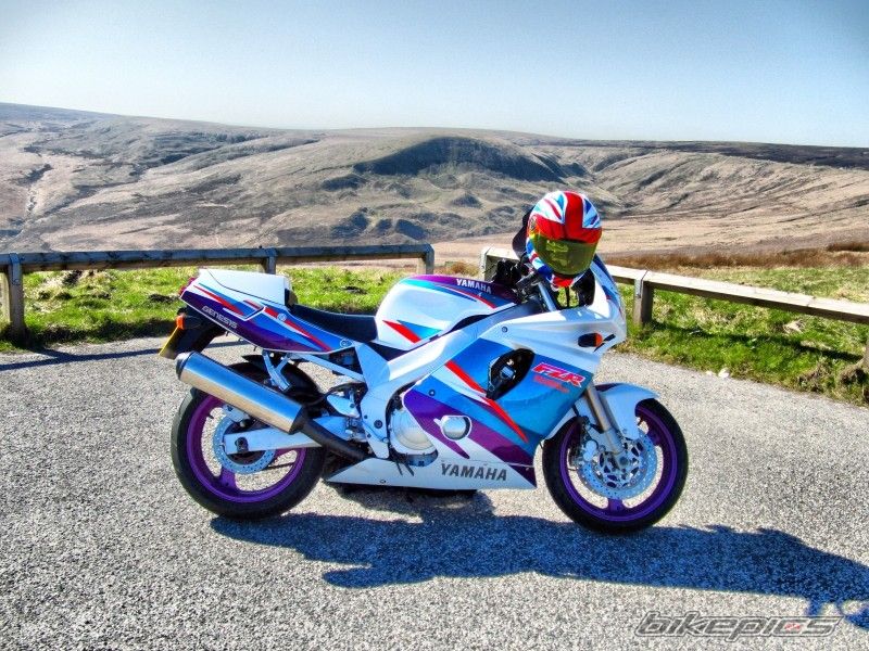 1995 YAMAHA FZR 600 | Picture 2372837 motorcycle photo
