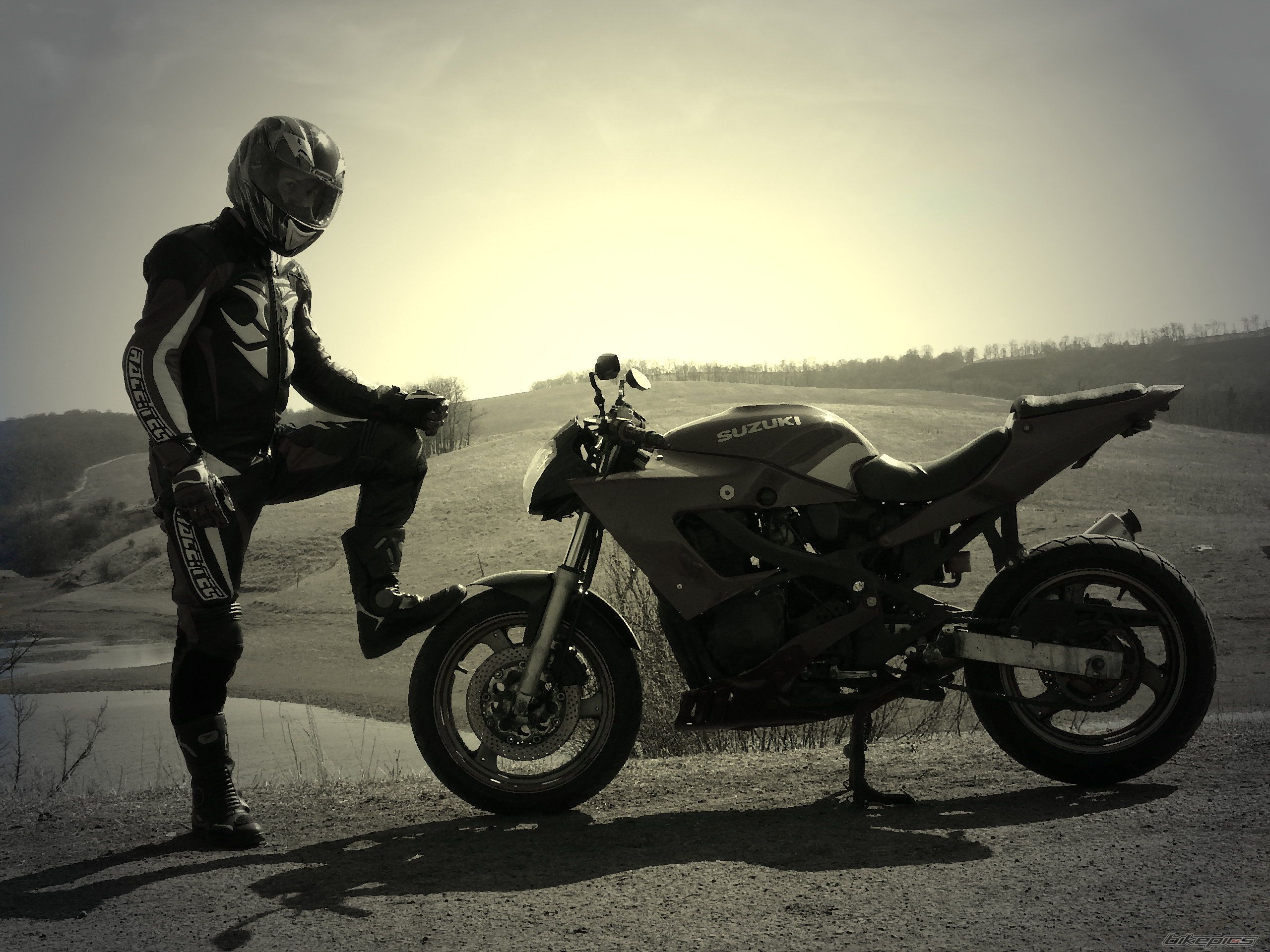 1995 SUZUKI GSX 600 F | Picture 2374211 motorcycle photo