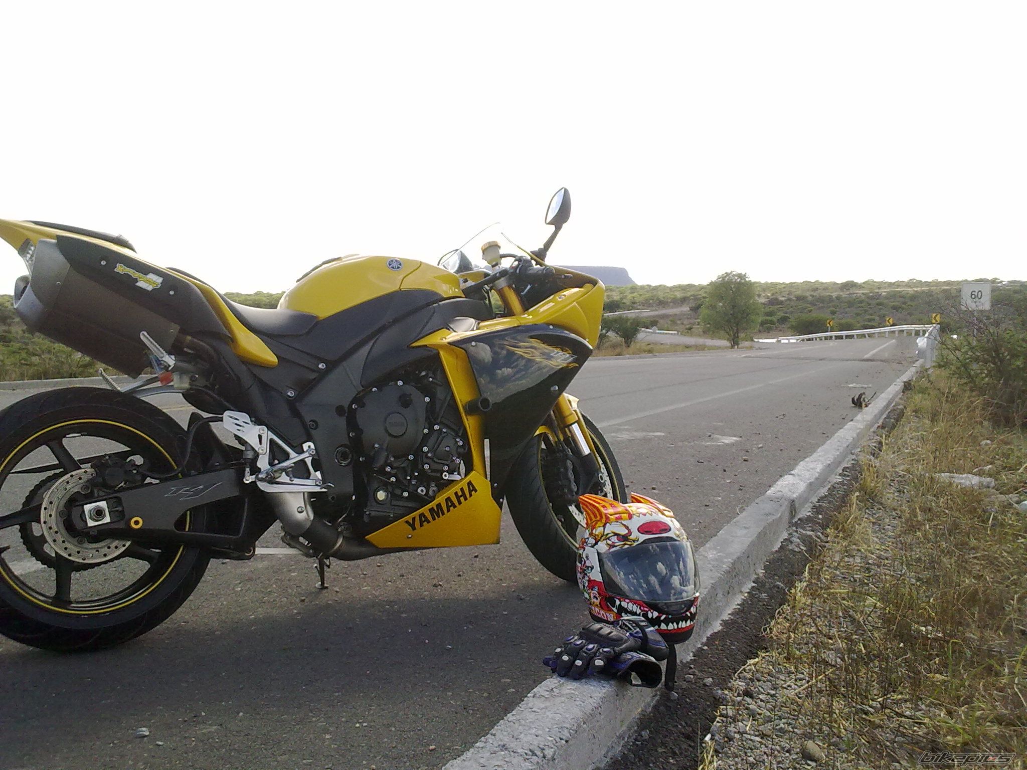 2009 YAMAHA YZF R1 | Picture 2374765 motorcycle photo
