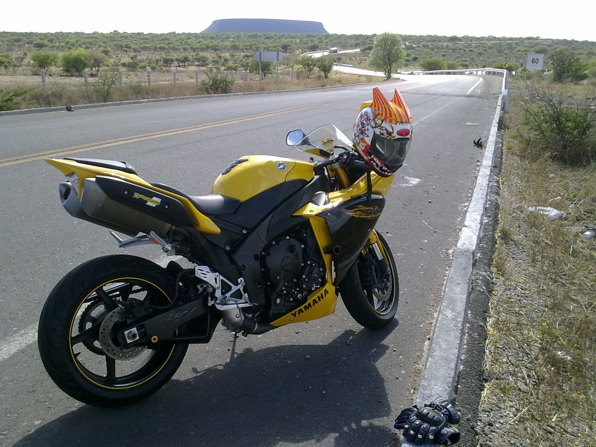 2009 YAMAHA YZF R1 | Picture 2374771 motorcycle photo