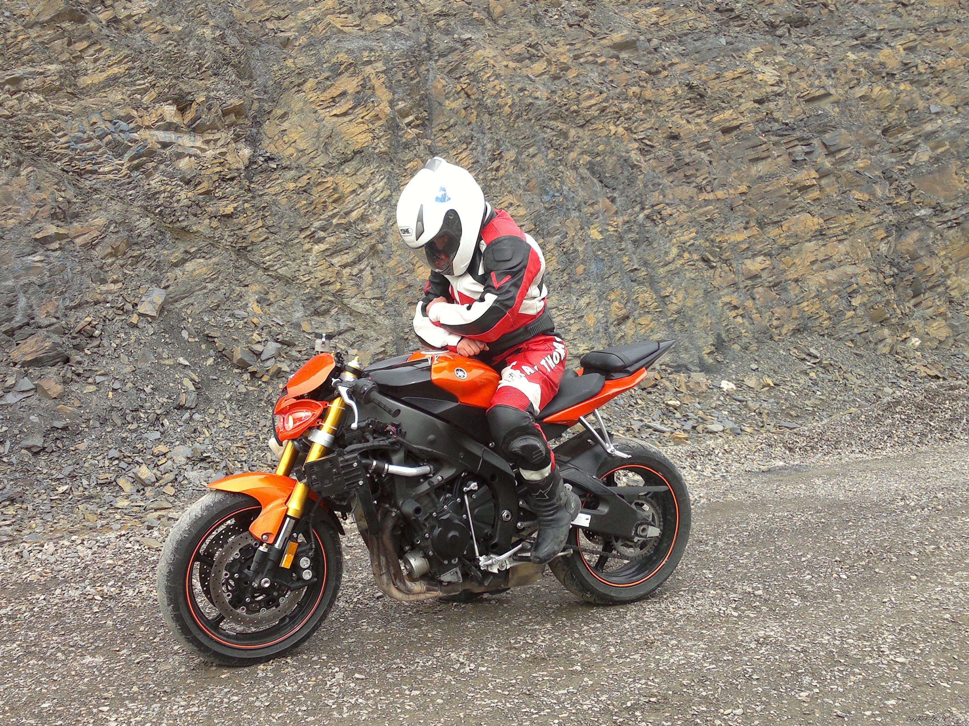 2011 YAMAHA YZF R6 | Picture 2375181 motorcycle photo