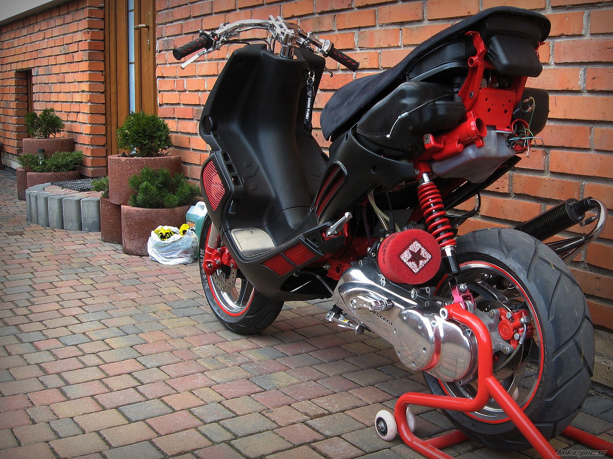 2002 PEUGEOT SPEEDFIGHT2 50 | Picture 2375364 motorcycle photo