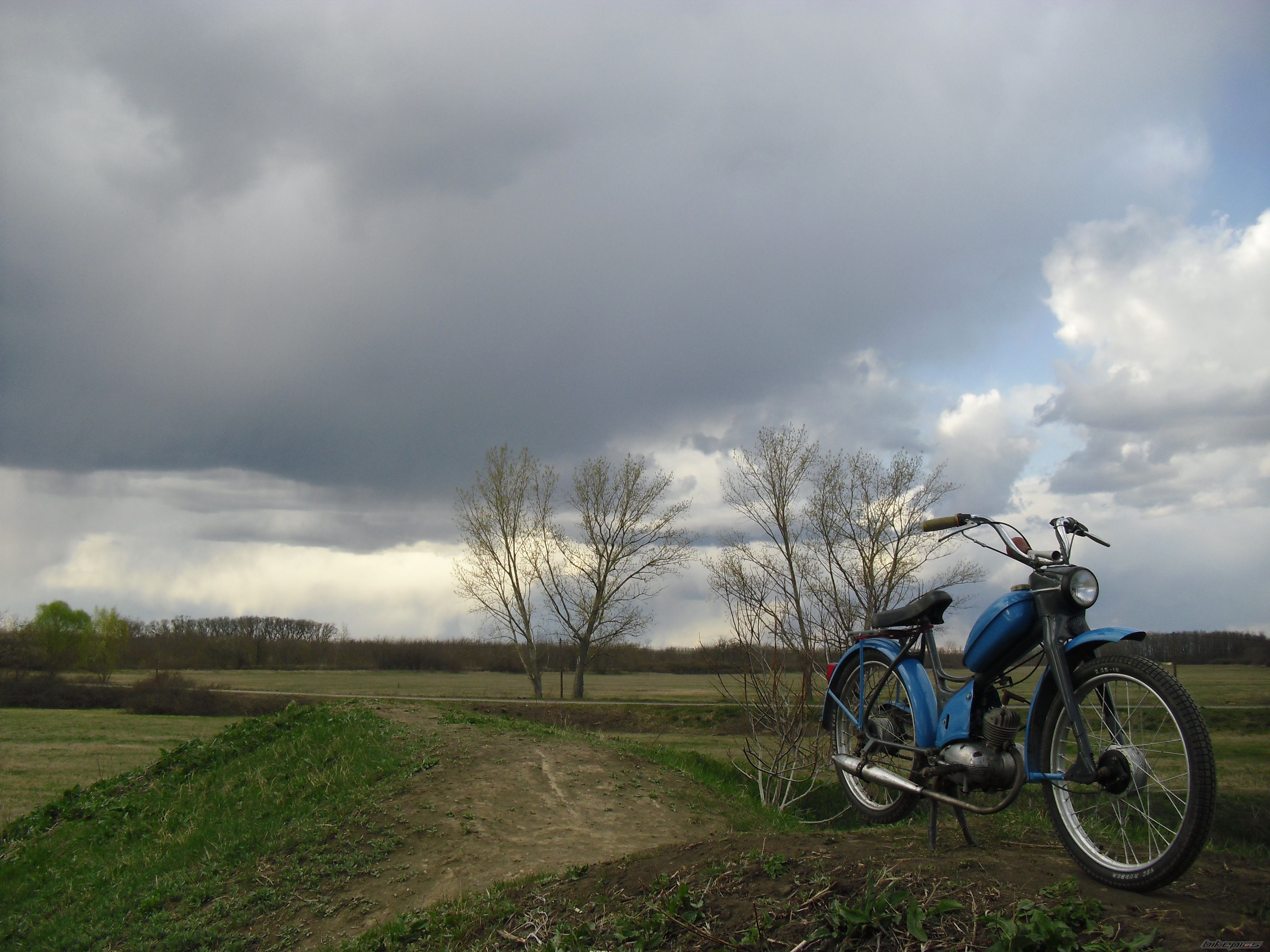 2012 KOMAR 2320 | Picture 2377228 motorcycle photo