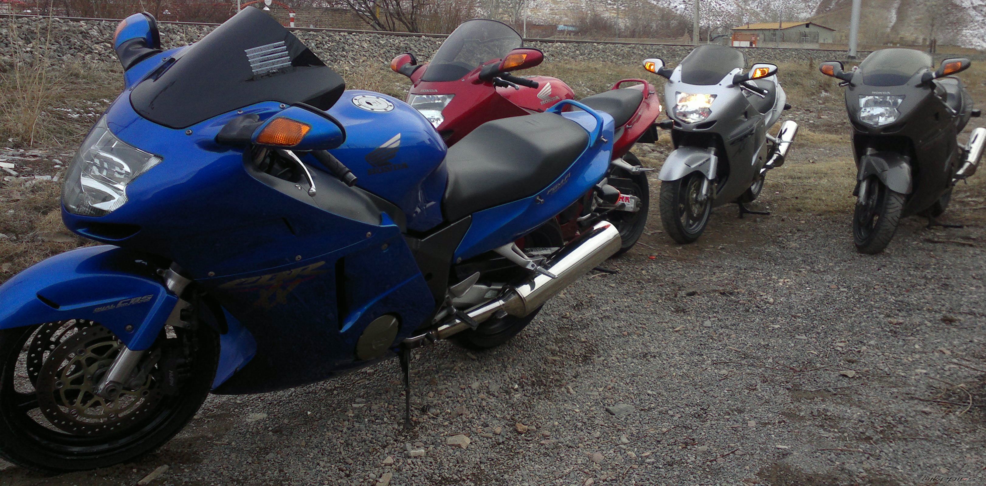 2012 HONDA CBR1100XX SUPER BLACKBIRD | Picture 2377294 motorcycle photo