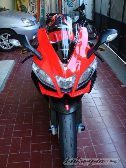 2011 APRILIA RSV4 | Picture 2378088 motorcycle photo
