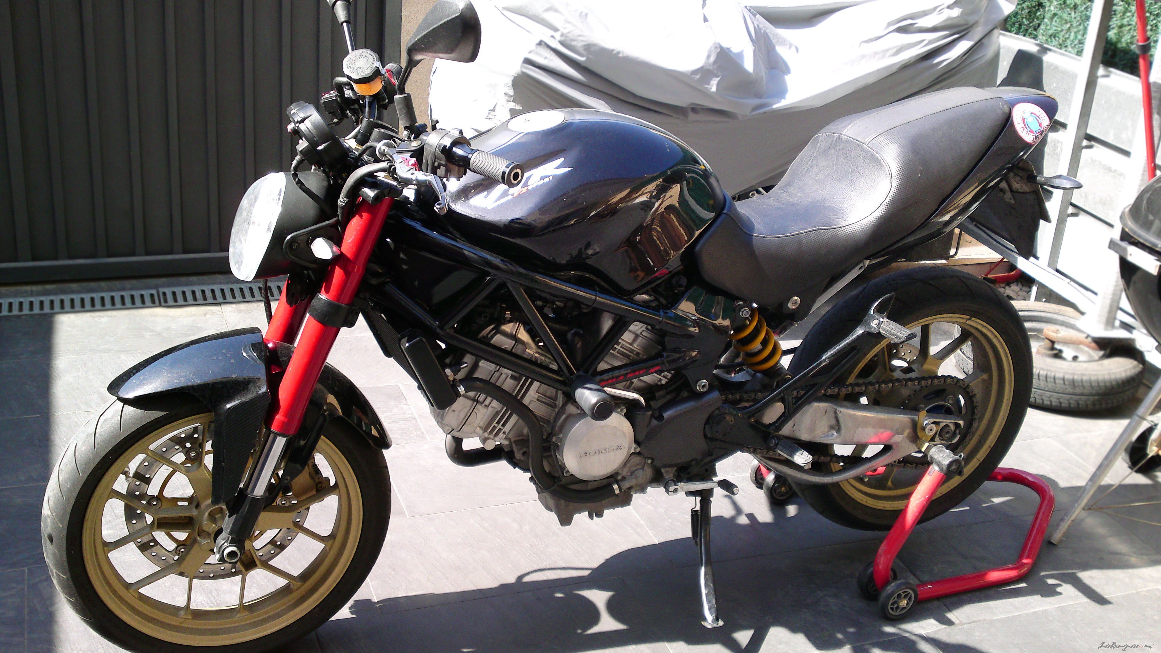 2001 HONDA VTR 250 | Picture 2379324 motorcycle photo