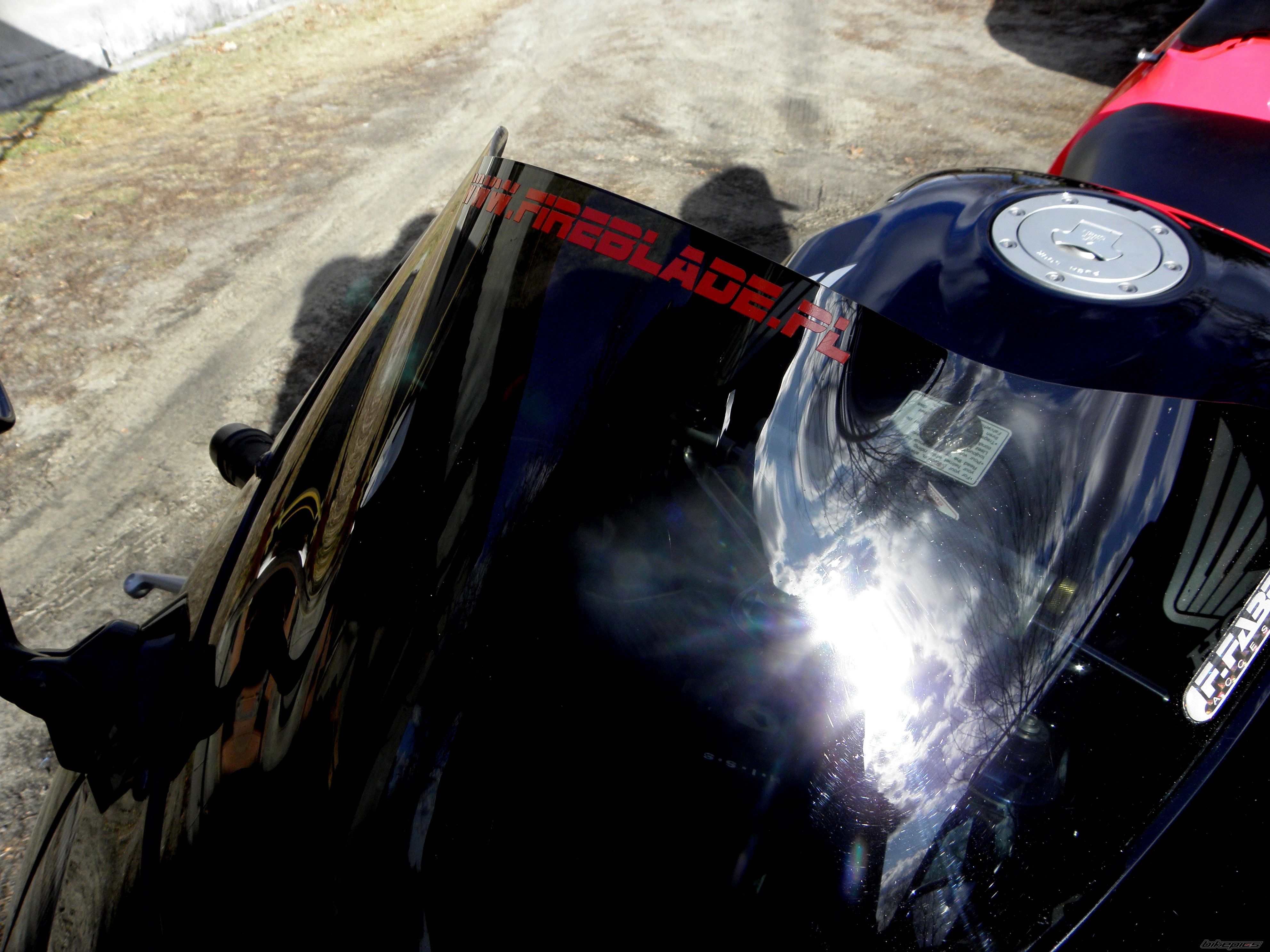 2003 HONDA CBR 954RR FIREBLADE | Picture 2384901 motorcycle photo