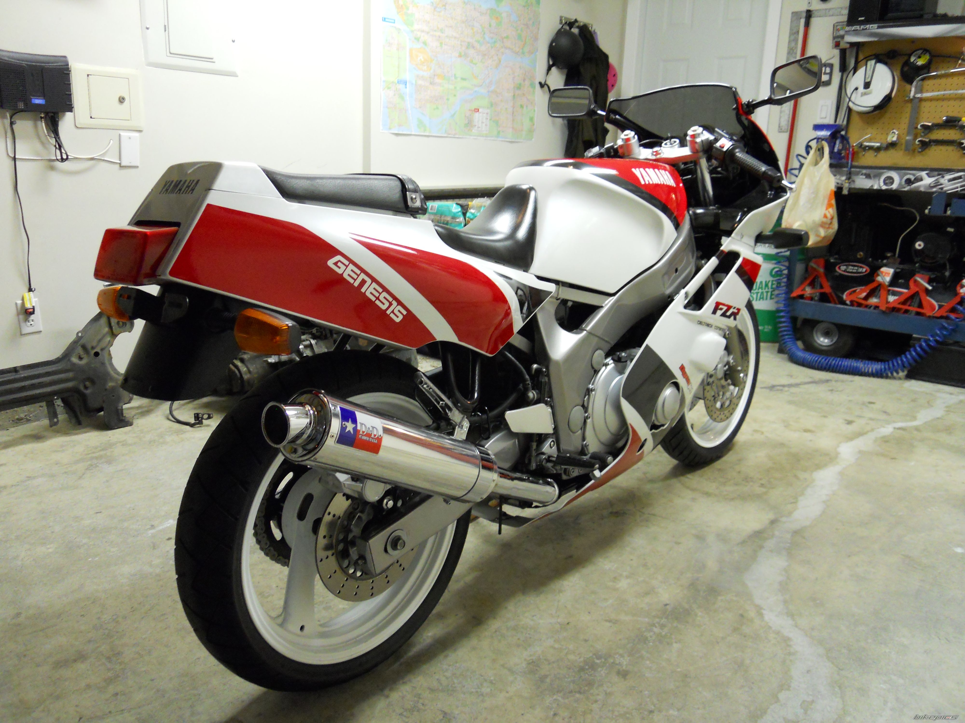1992 YAMAHA FZR 600 | Picture 2388068 motorcycle photo