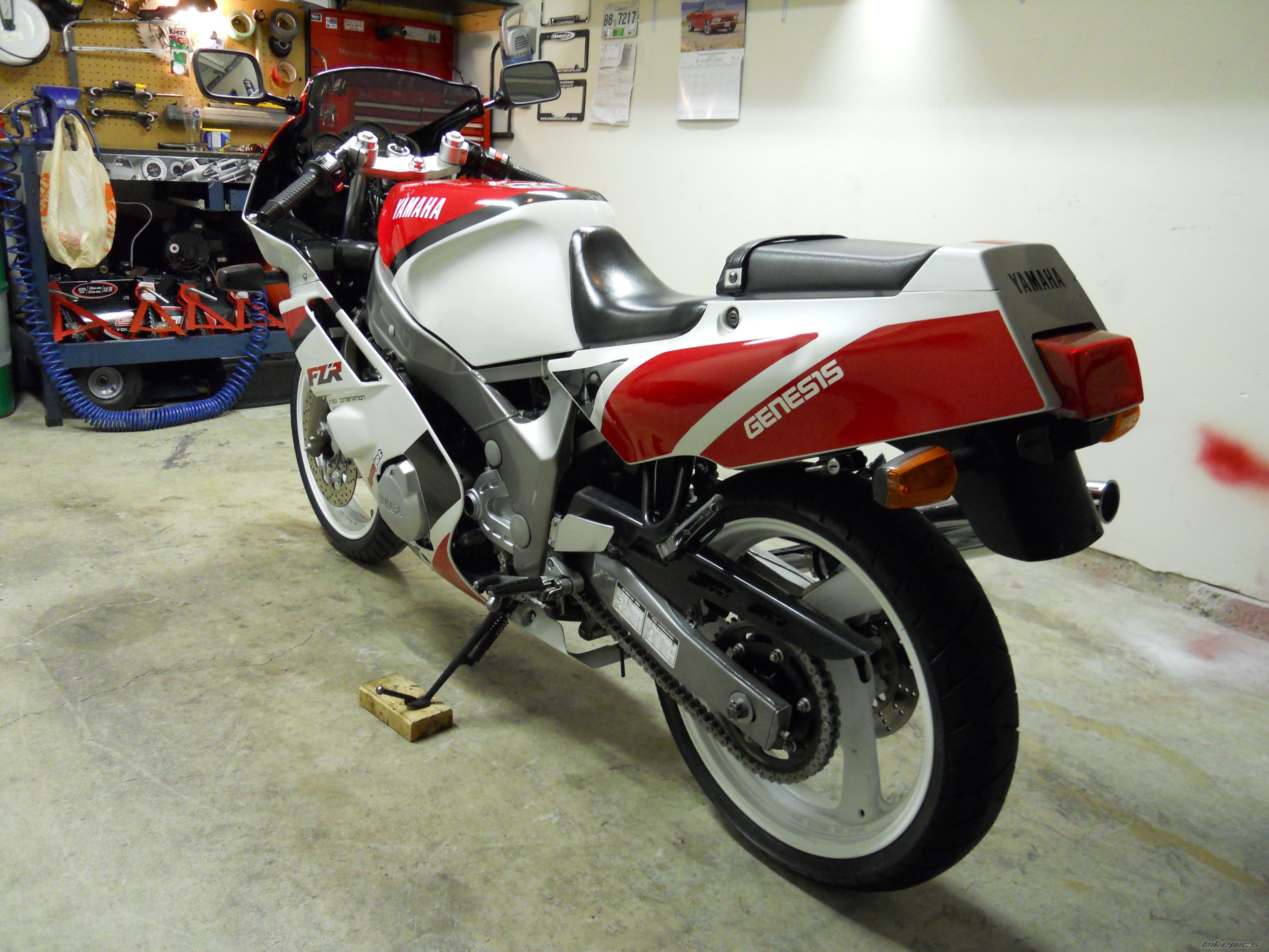 1992 YAMAHA FZR 600 | Picture 2388069 motorcycle photo