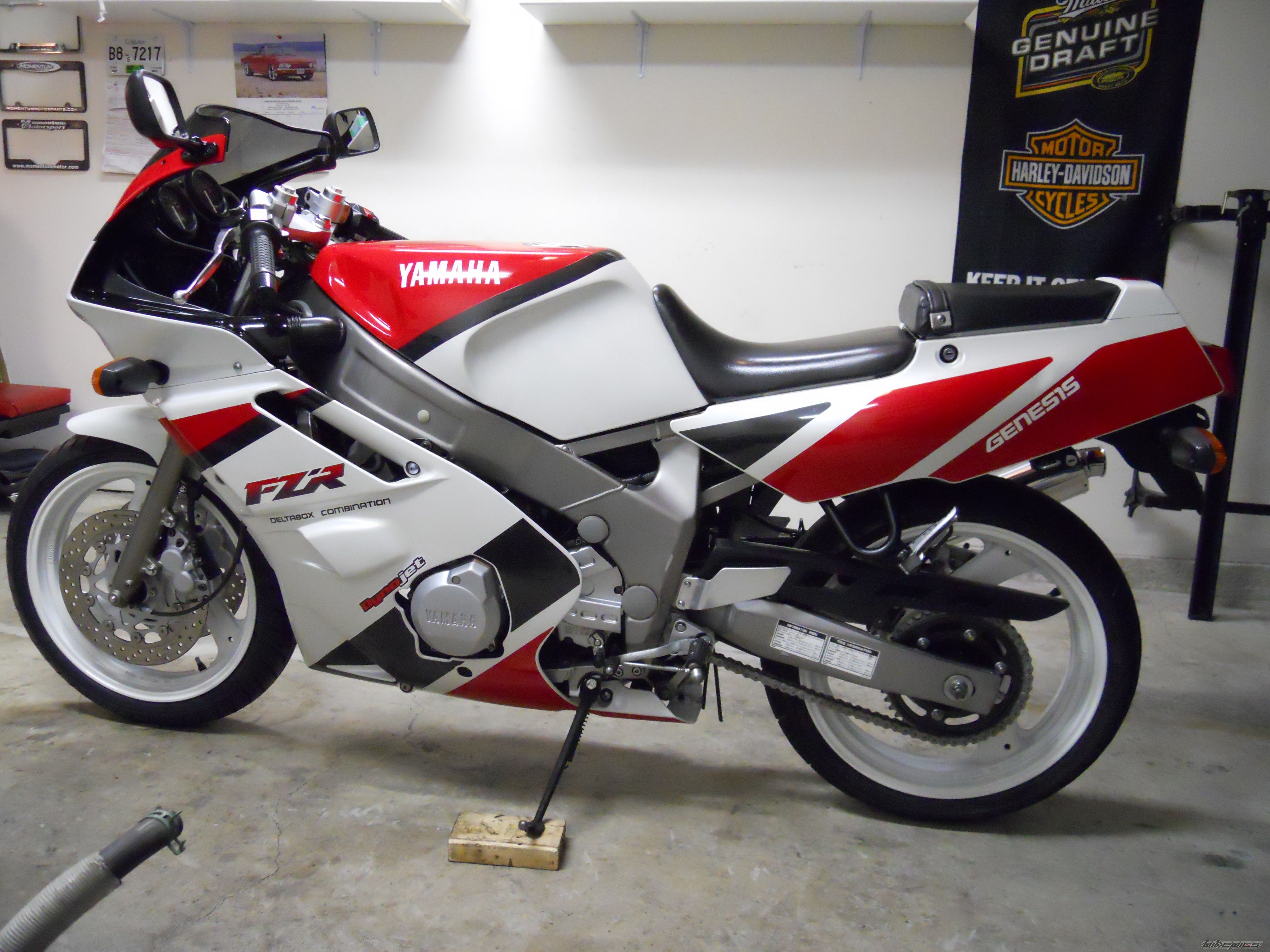 1992 YAMAHA FZR 600 | Picture 2388070 motorcycle photo