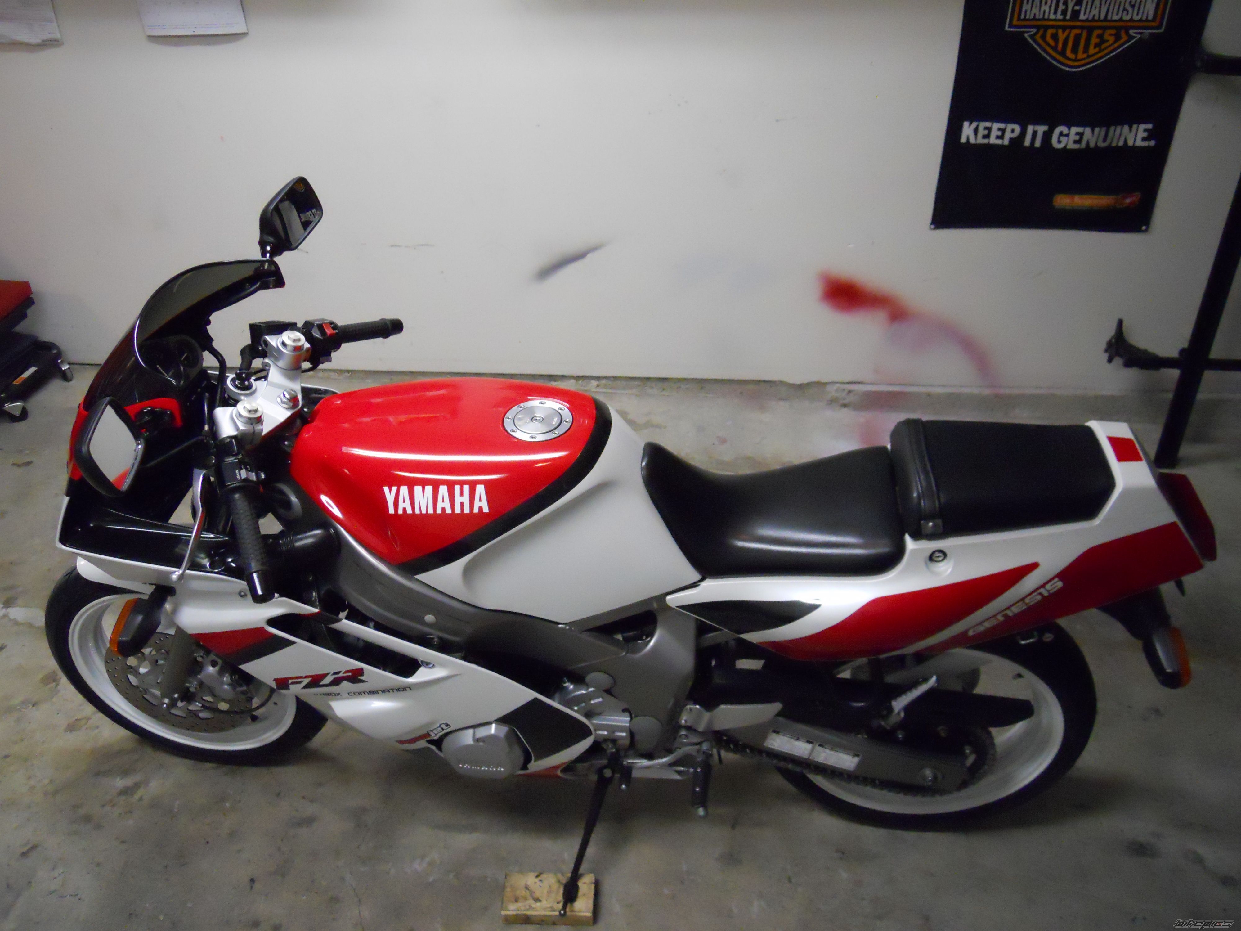 1992 YAMAHA FZR 600 | Picture 2388071 motorcycle photo