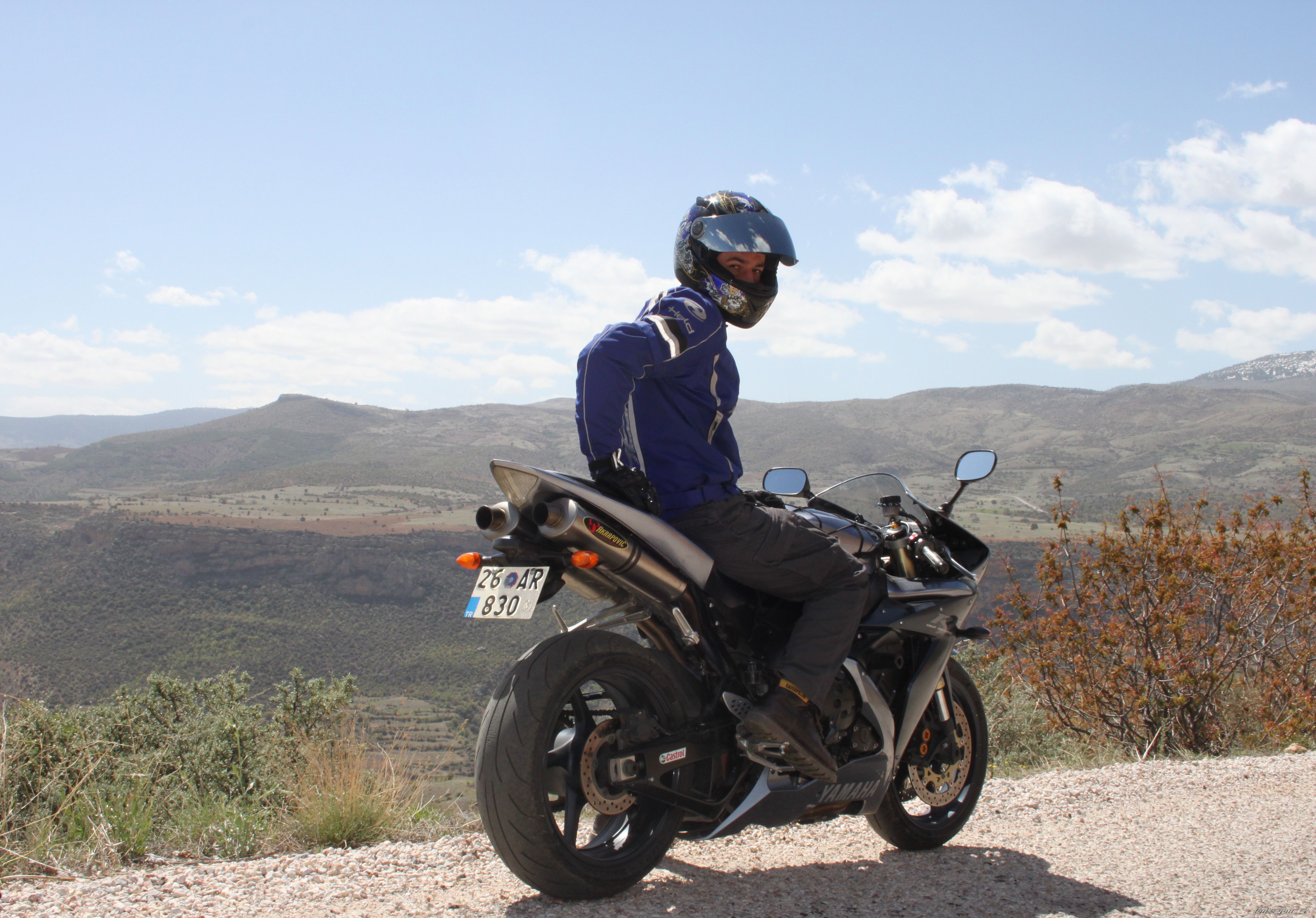 2005 YAMAHA YZF R1 | Picture 2388873 motorcycle photo