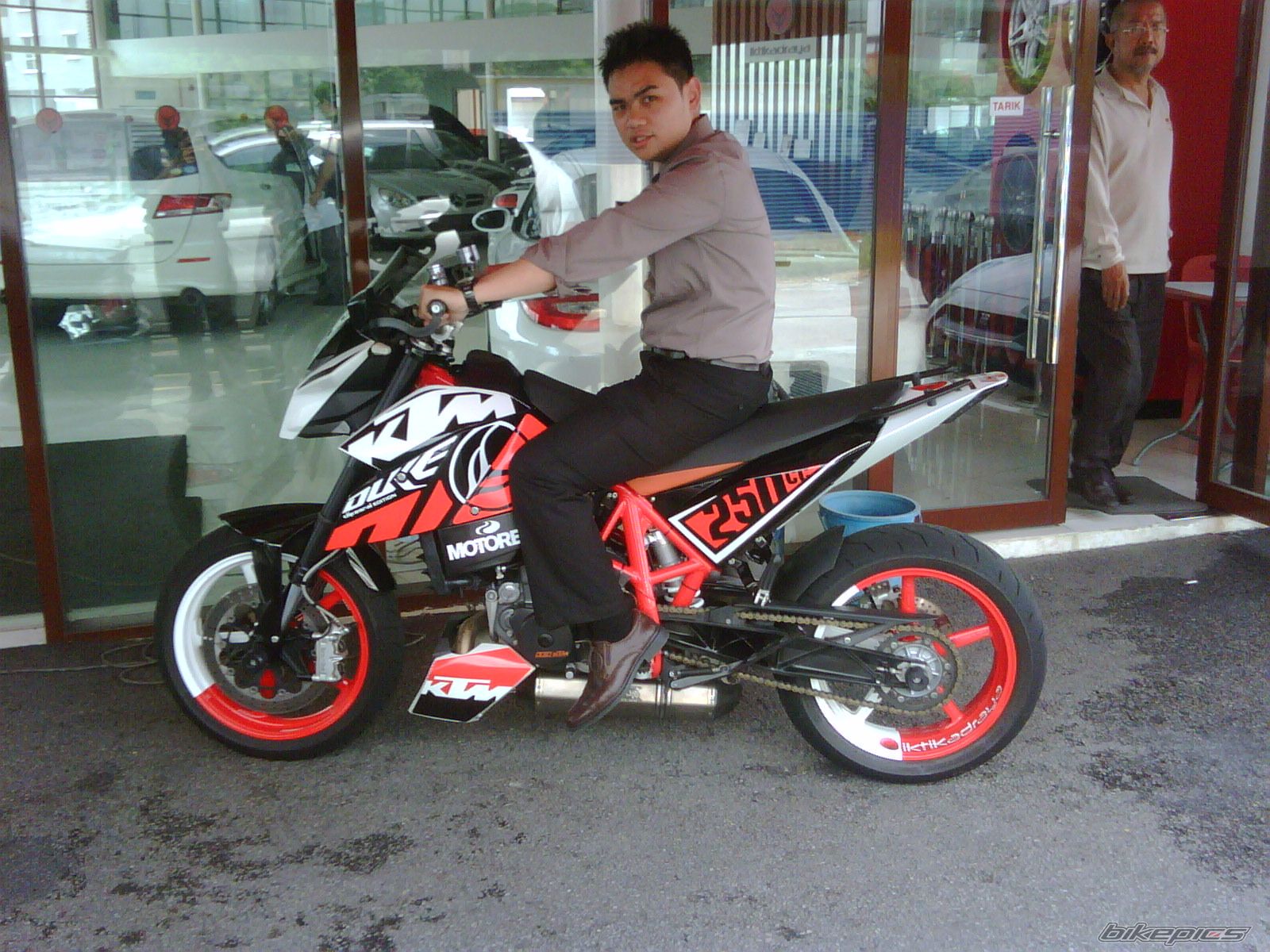 2009 KTM 690 DUKE | Picture 2390430 motorcycle photo