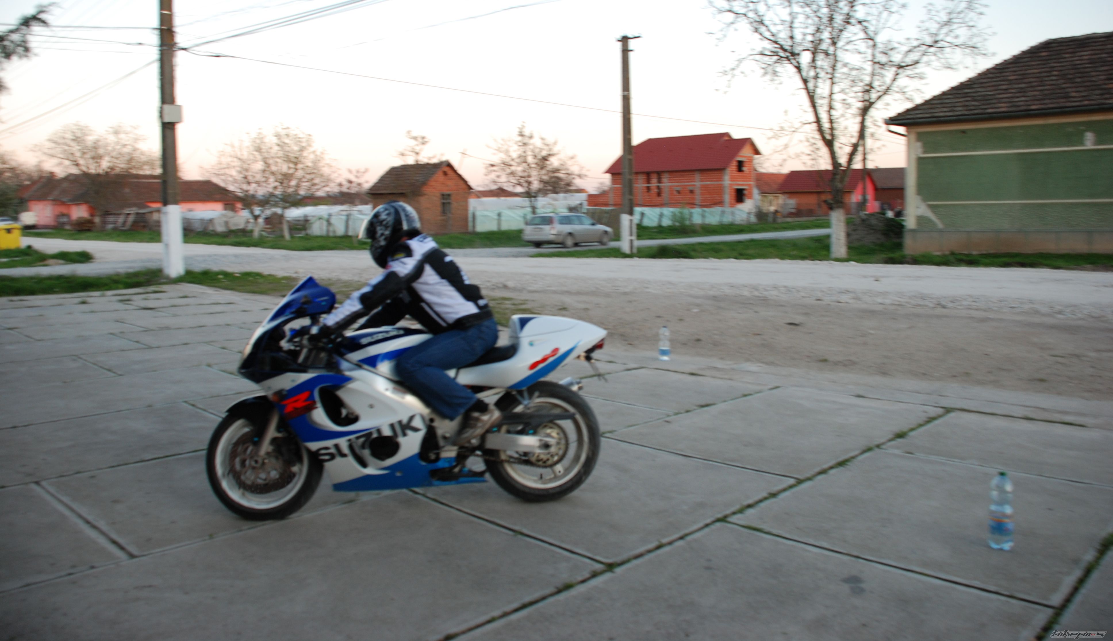 2000 SUZUKI GSX R 600 | Picture 2390579 motorcycle photo
