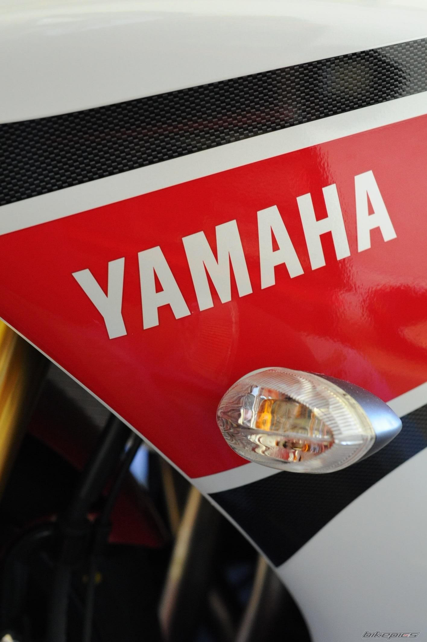 2012 YAMAHA YZF R1 | Picture 2393336 motorcycle photo