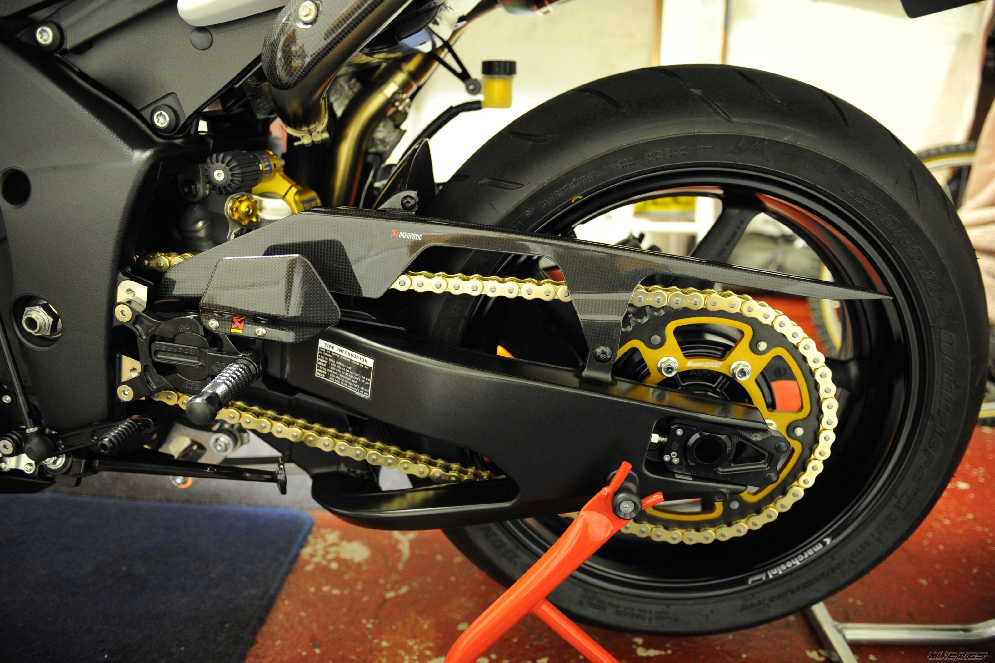 2012 YAMAHA YZF R1 | Picture 2393372 motorcycle photo