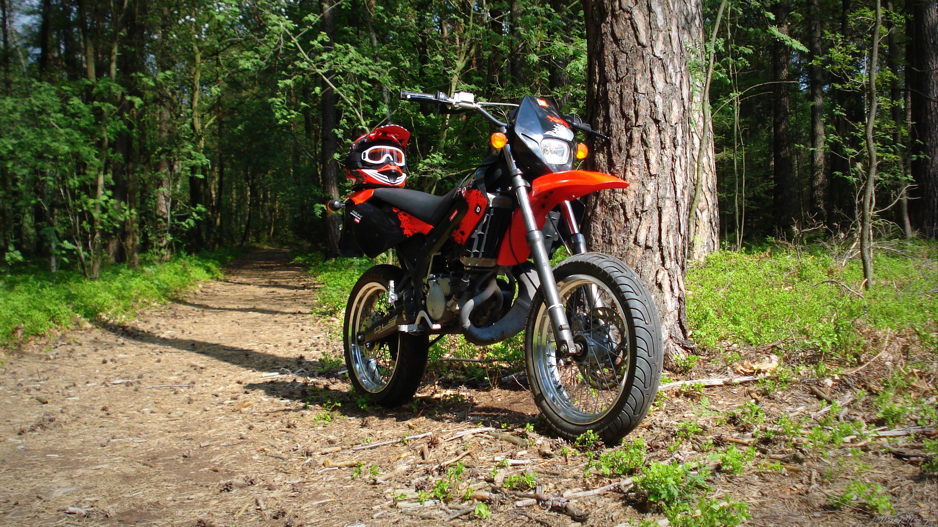 2011 DERBI SENDA XRACE SM 50 | Picture 2393611 motorcycle photo