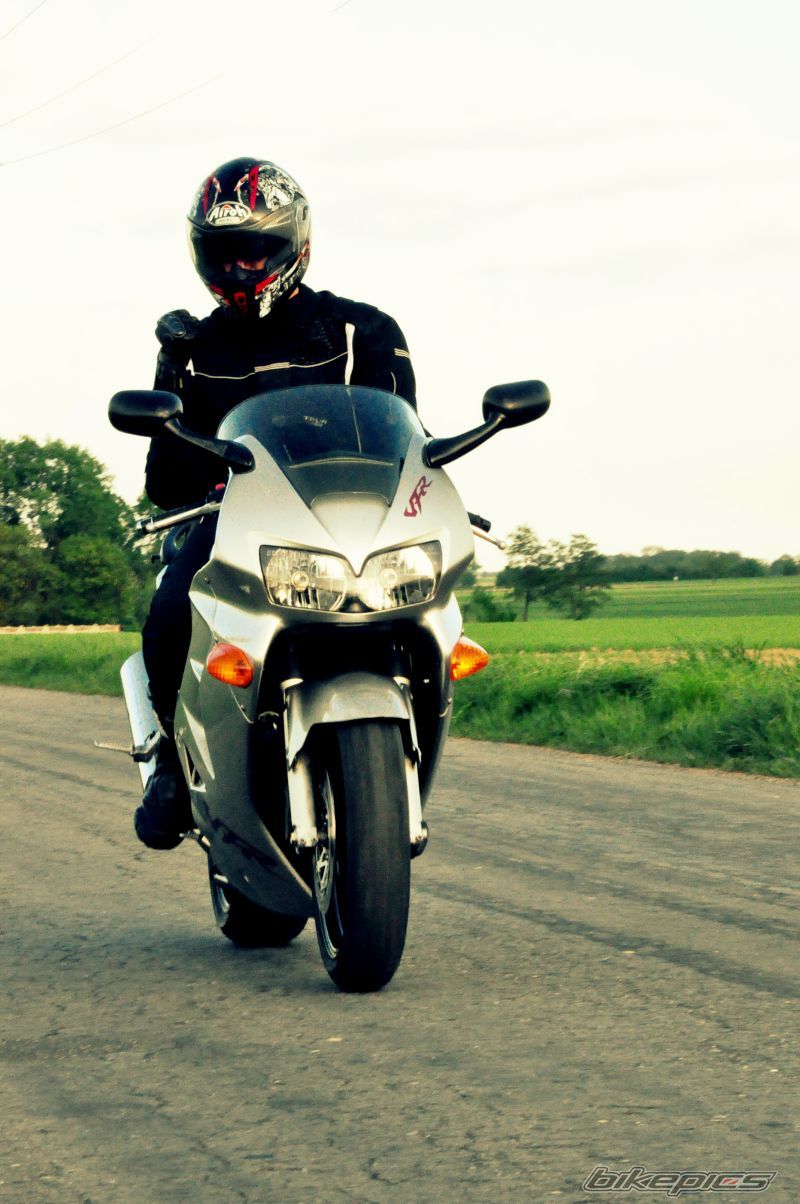 1998 HONDA VFR 800 | Picture 2396616 motorcycle photo