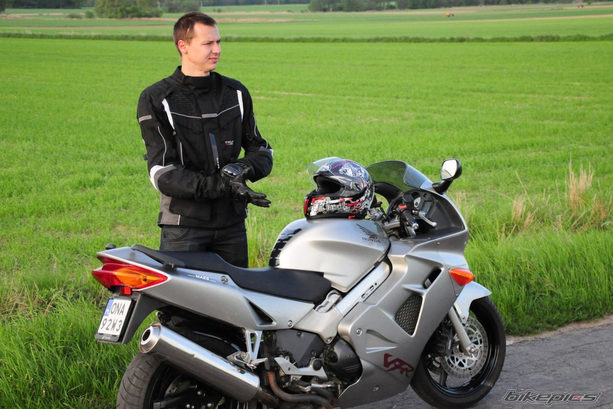 1998 HONDA VFR 800 | Picture 2396622 motorcycle photo