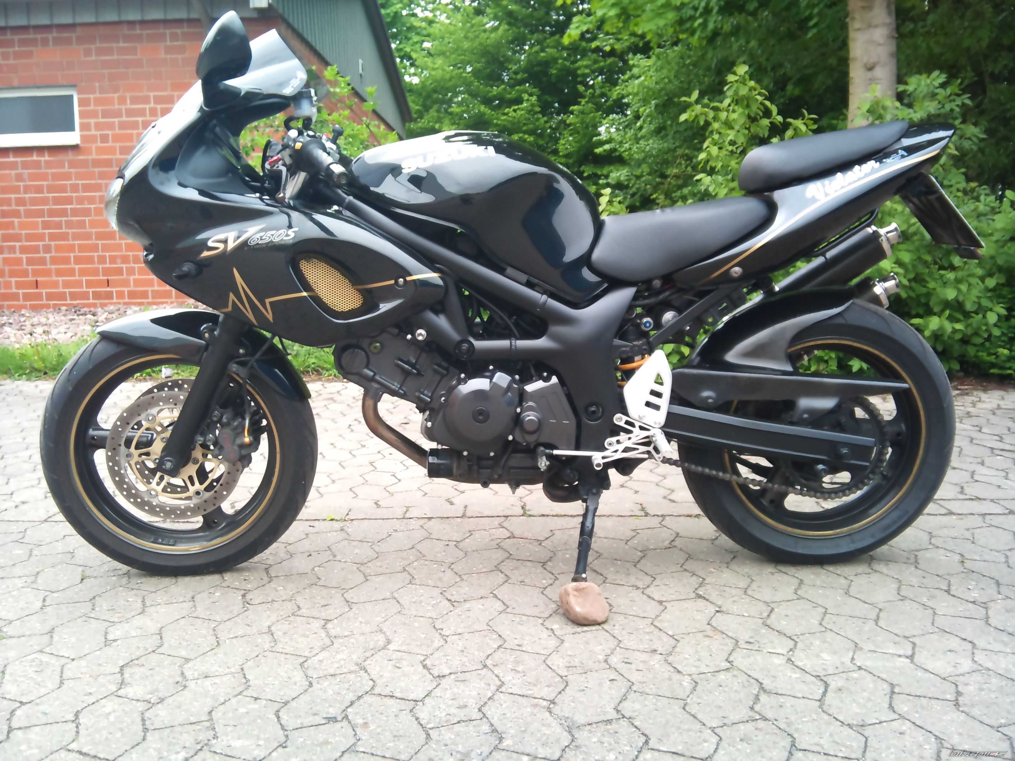2002 SUZUKI SV 650S | Picture 2396967 motorcycle photo