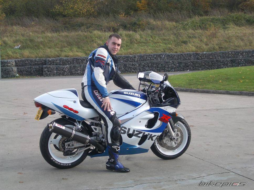 1999 SUZUKI GSX R 600 | Picture 239910 motorcycle photo