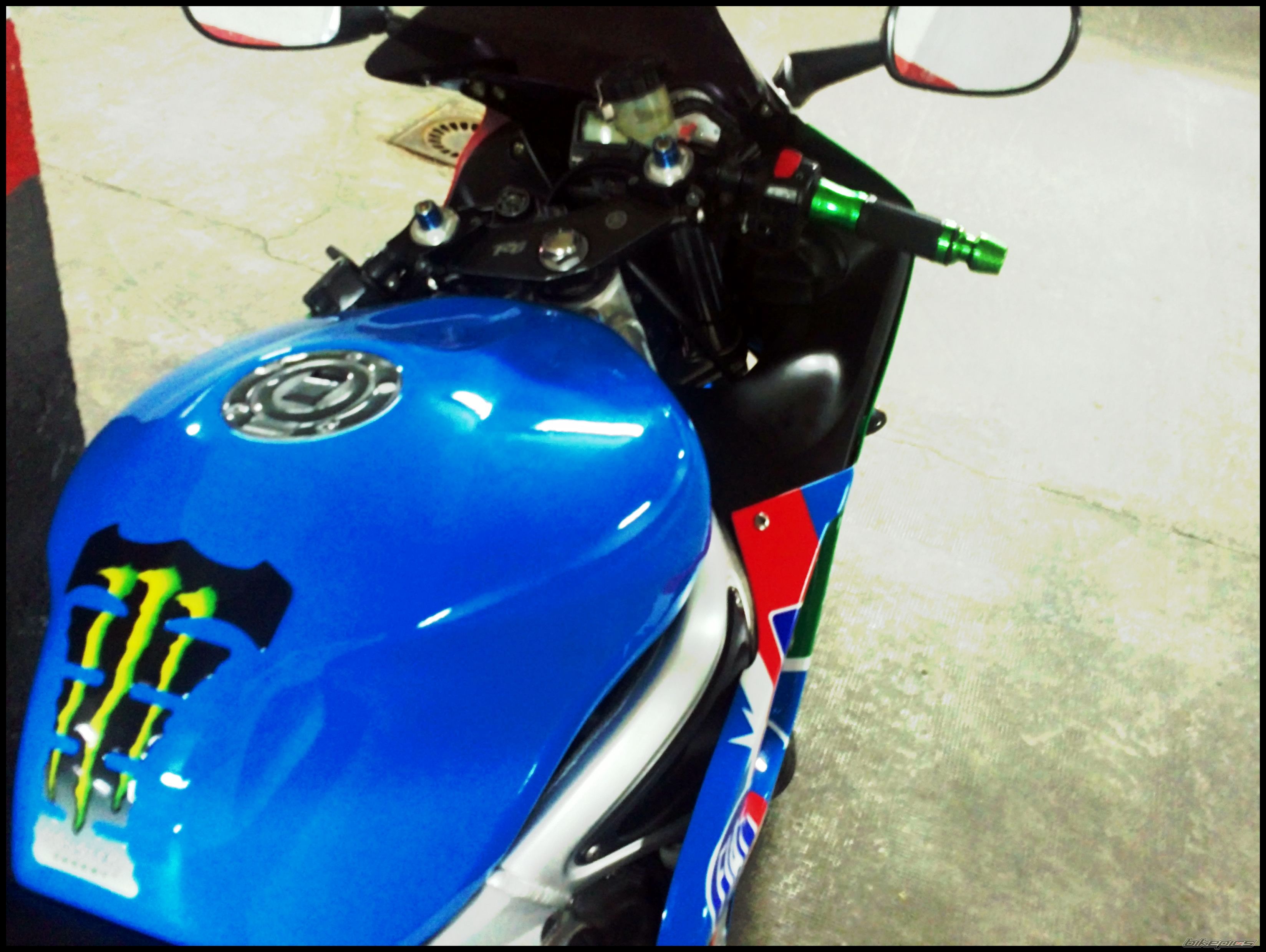 2001 YAMAHA YZF R6 | Picture 2399699 motorcycle photo