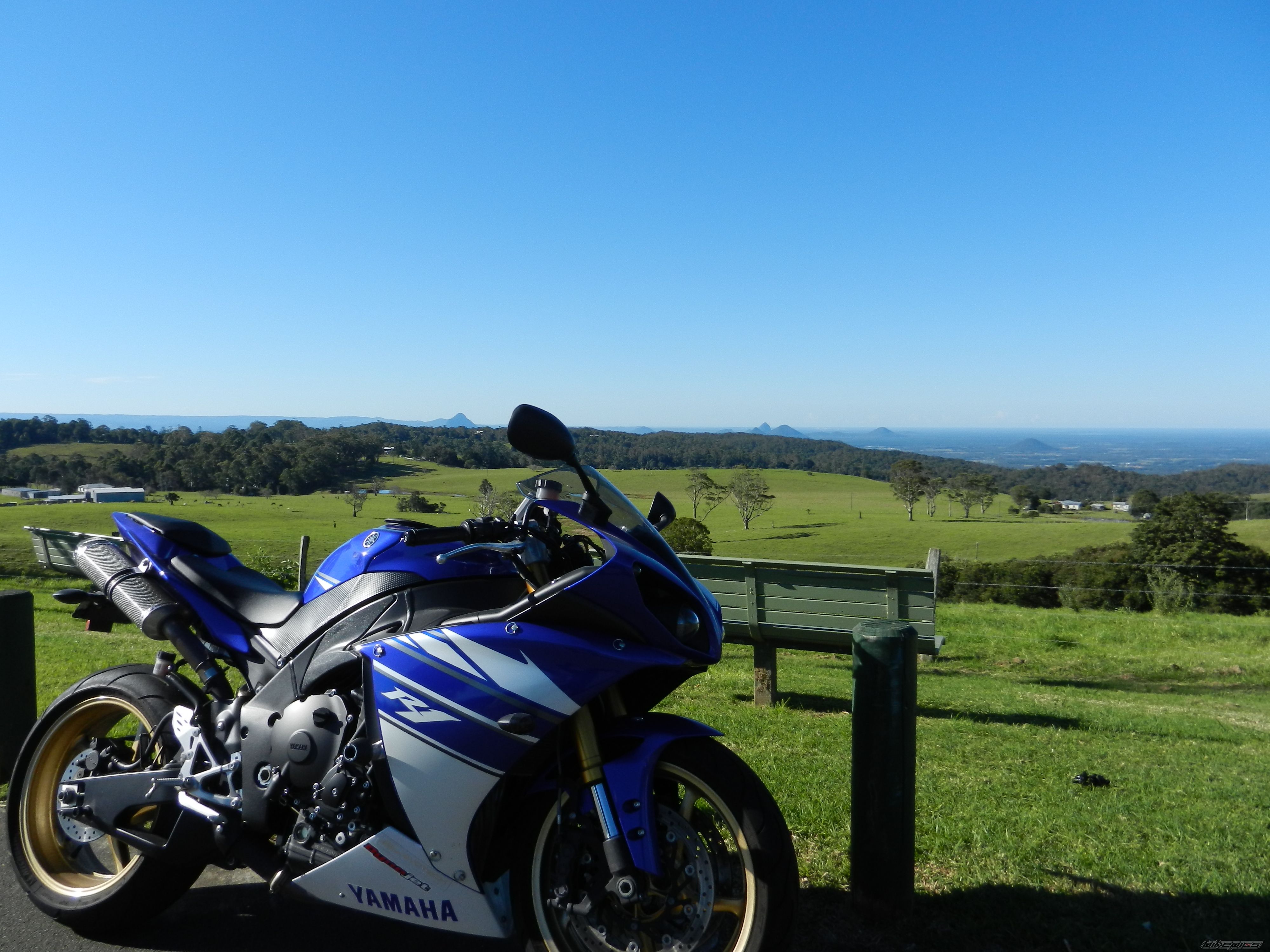 2010 YAMAHA YZF R1 | Picture 2399732 motorcycle photo