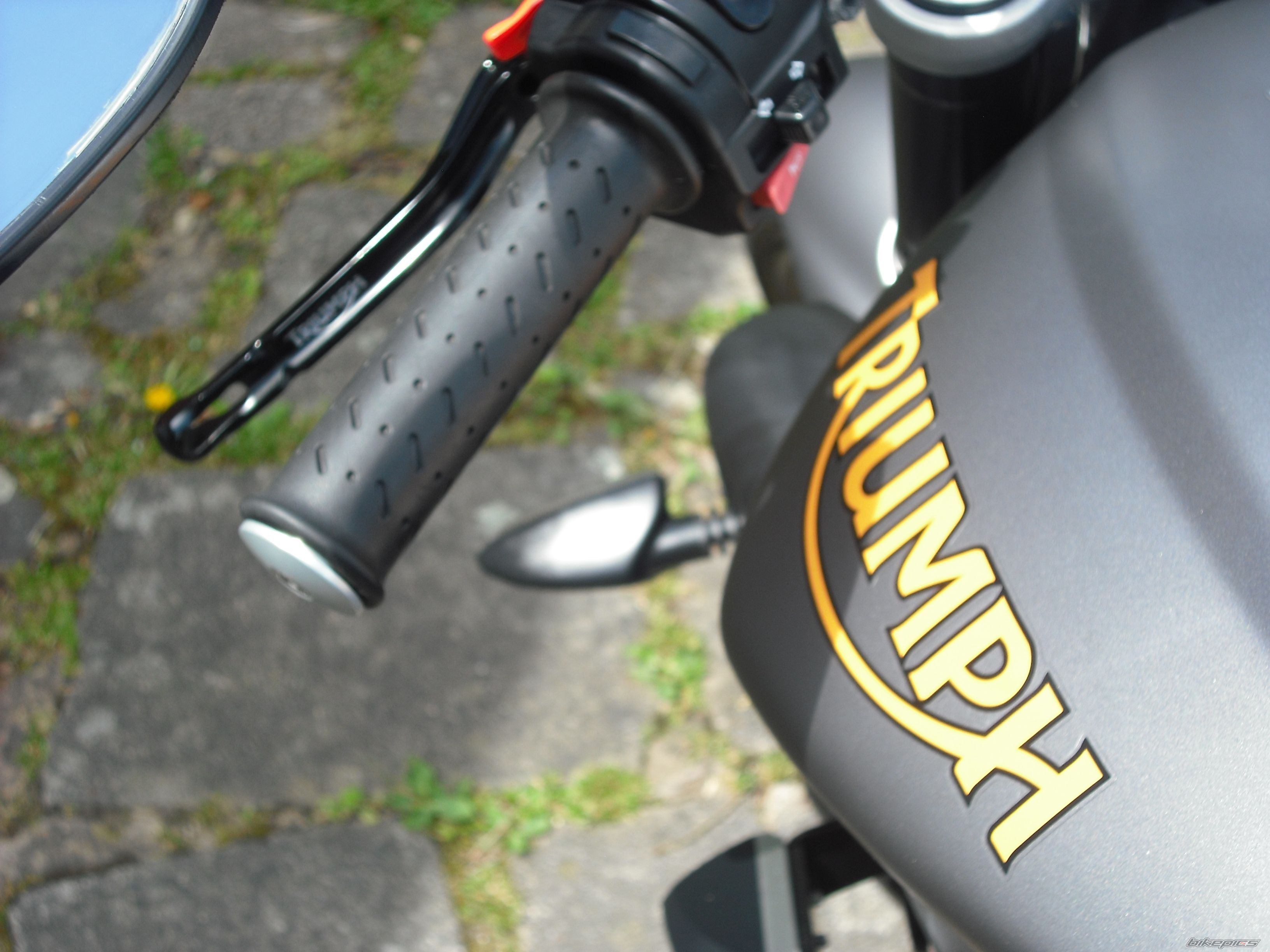 2010 TRIUMPH STREET TRIPLE R | Picture 2399843 motorcycle photo