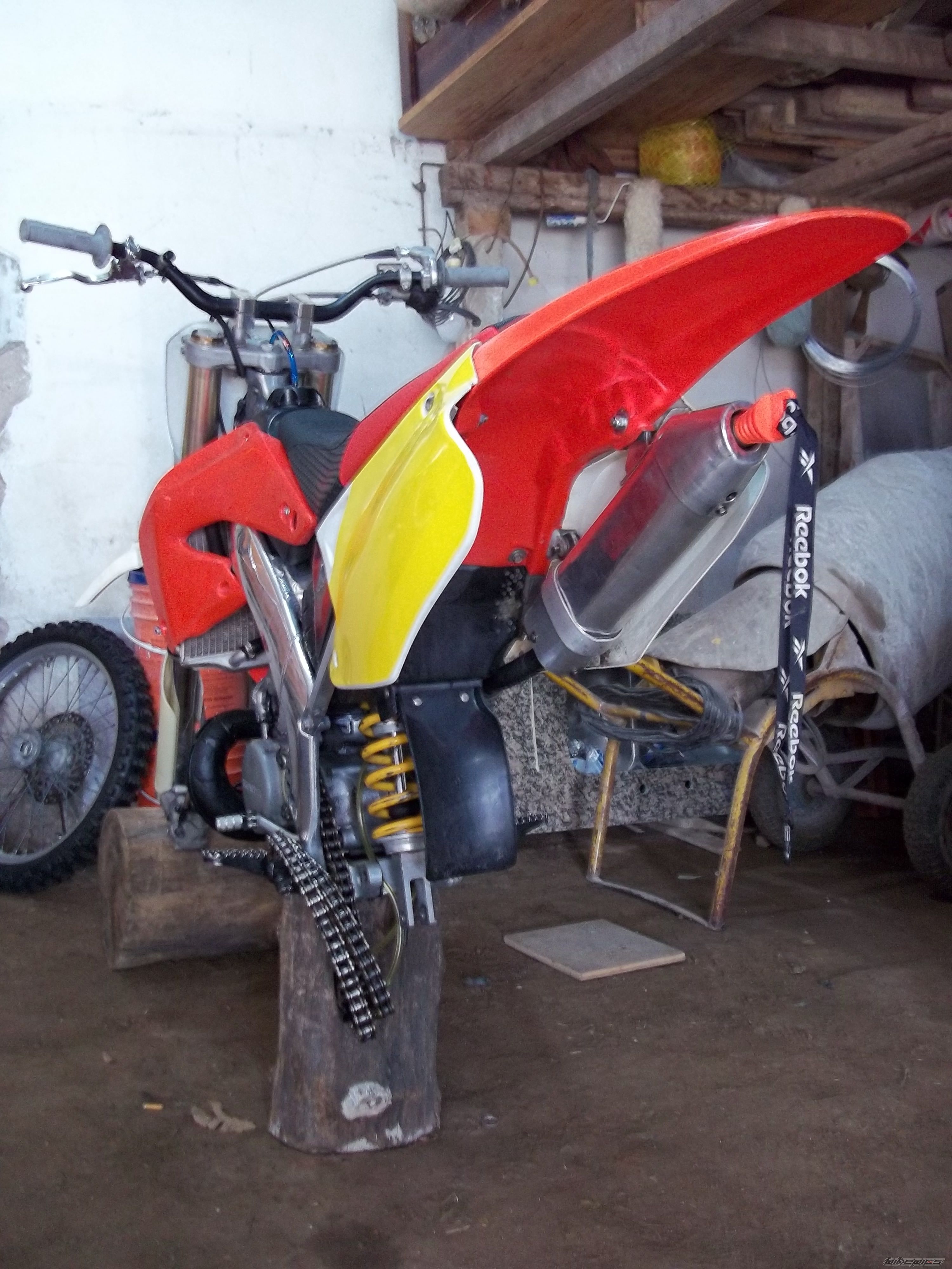 2001 HONDA CR250R | Picture 2400019 motorcycle photo