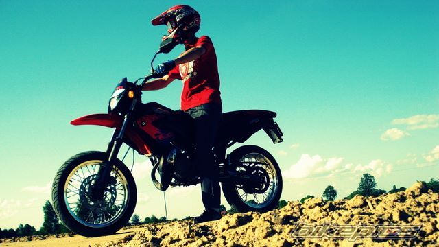 2011 DERBI SENDA XRACE SM 50 | Picture 2403798 motorcycle photo