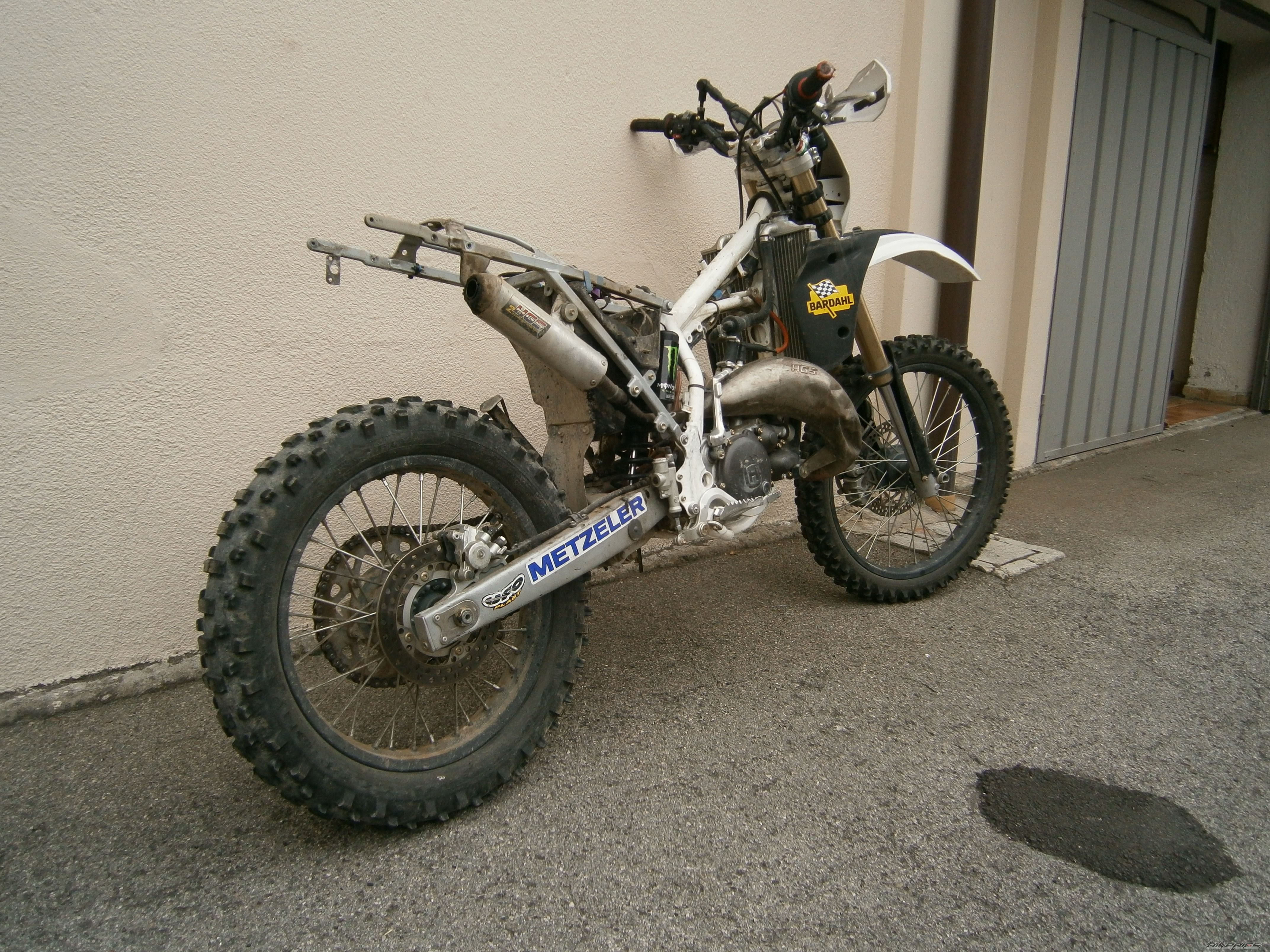 2009 HUSQVARNA WRE 125 | Picture 2405030 motorcycle photo