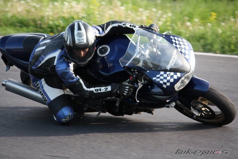 1999 SUZUKI TL1000S | Picture 2405071 motorcycle photo