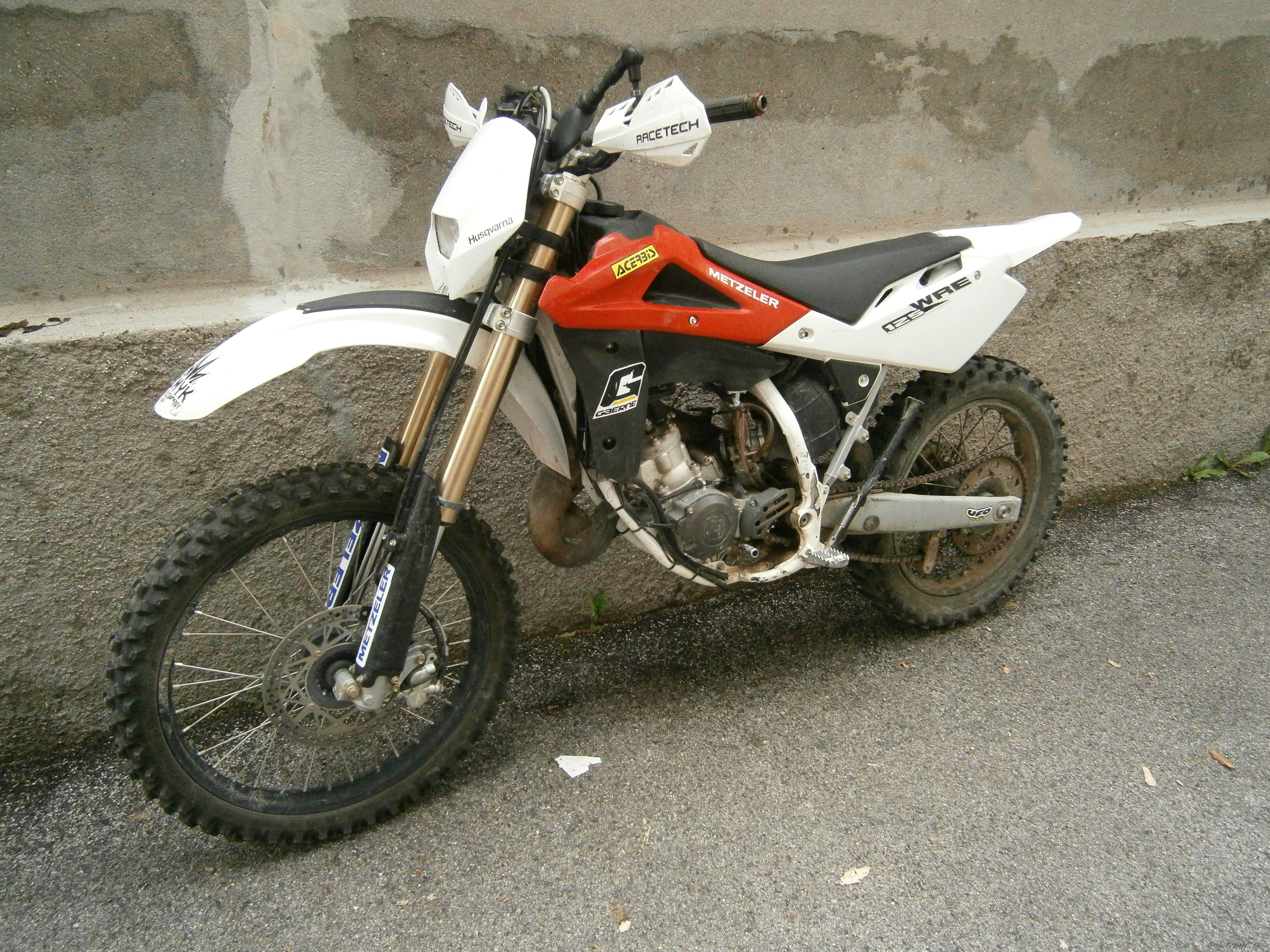 2009 HUSQVARNA WRE 125 | Picture 2405084 motorcycle photo