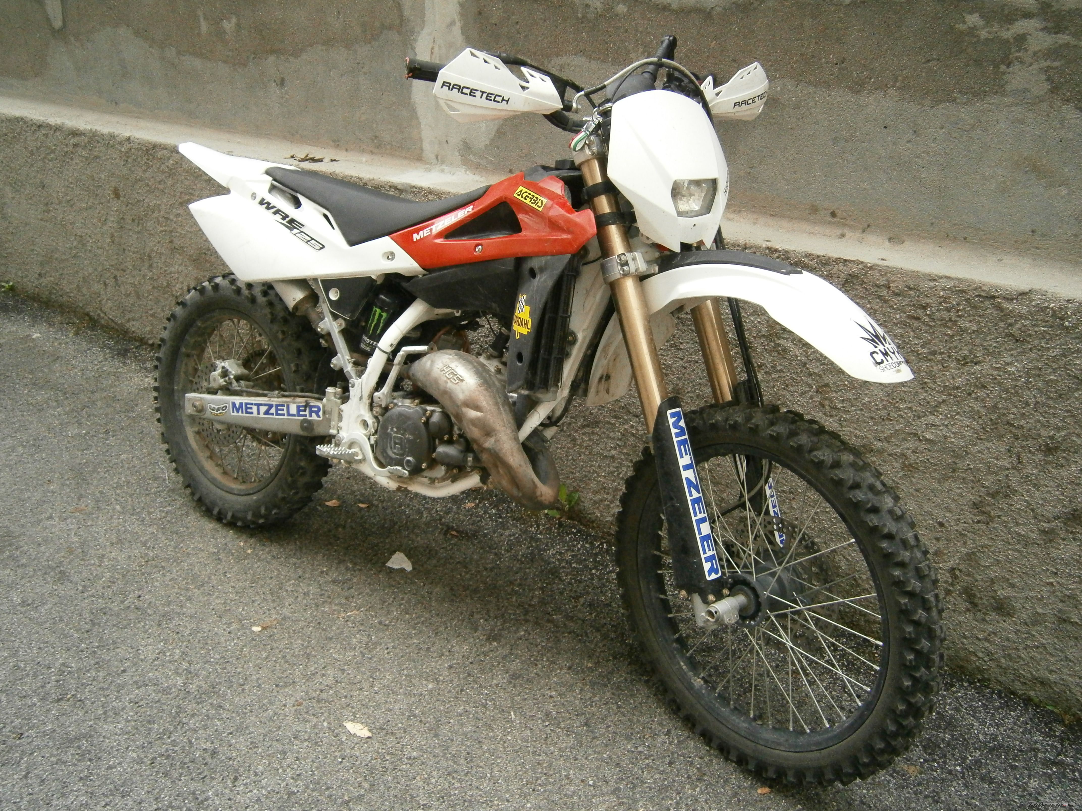 2009 HUSQVARNA WRE 125 | Picture 2405108 motorcycle photo