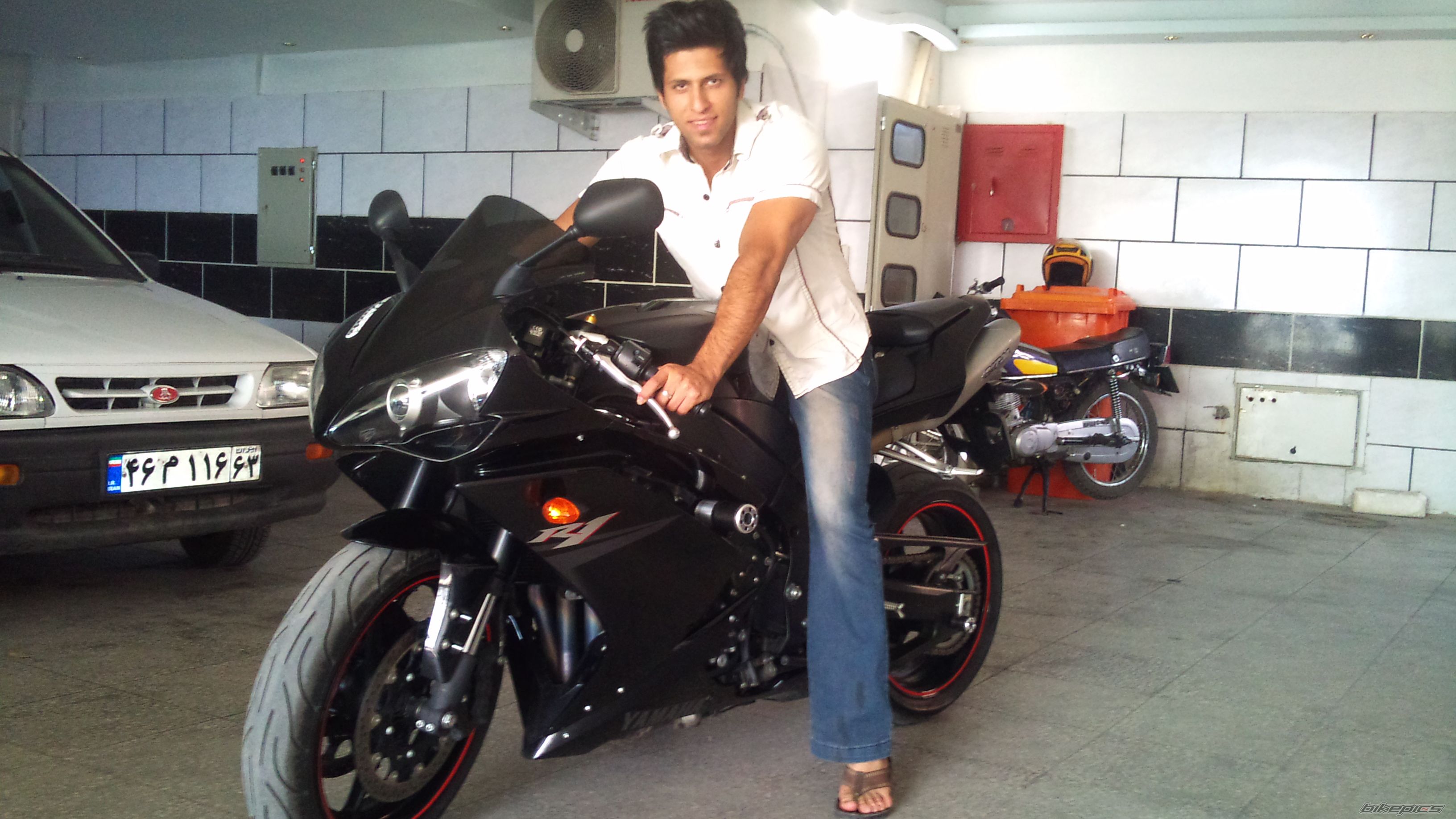 2008 YAMAHA YZF R1 | Picture 2405201 motorcycle photo