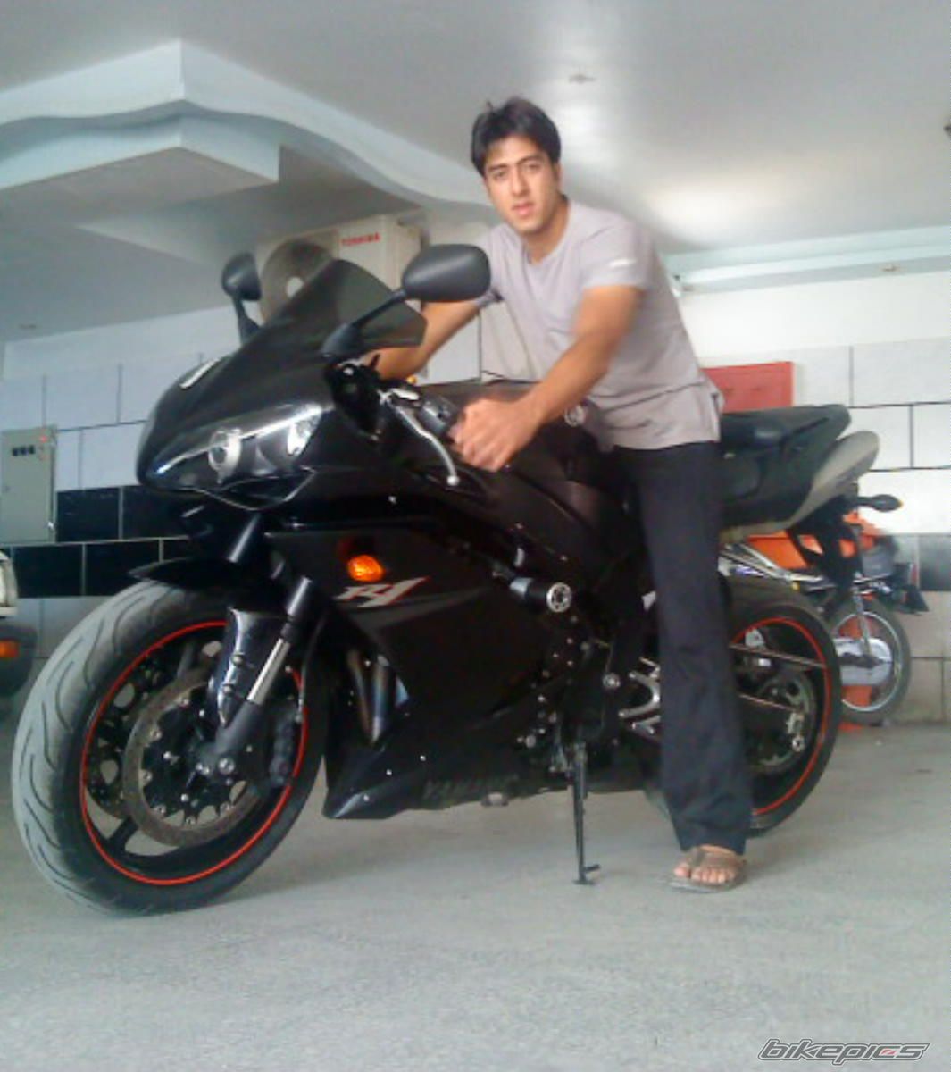2008 YAMAHA YZF R1 | Picture 2405202 motorcycle photo