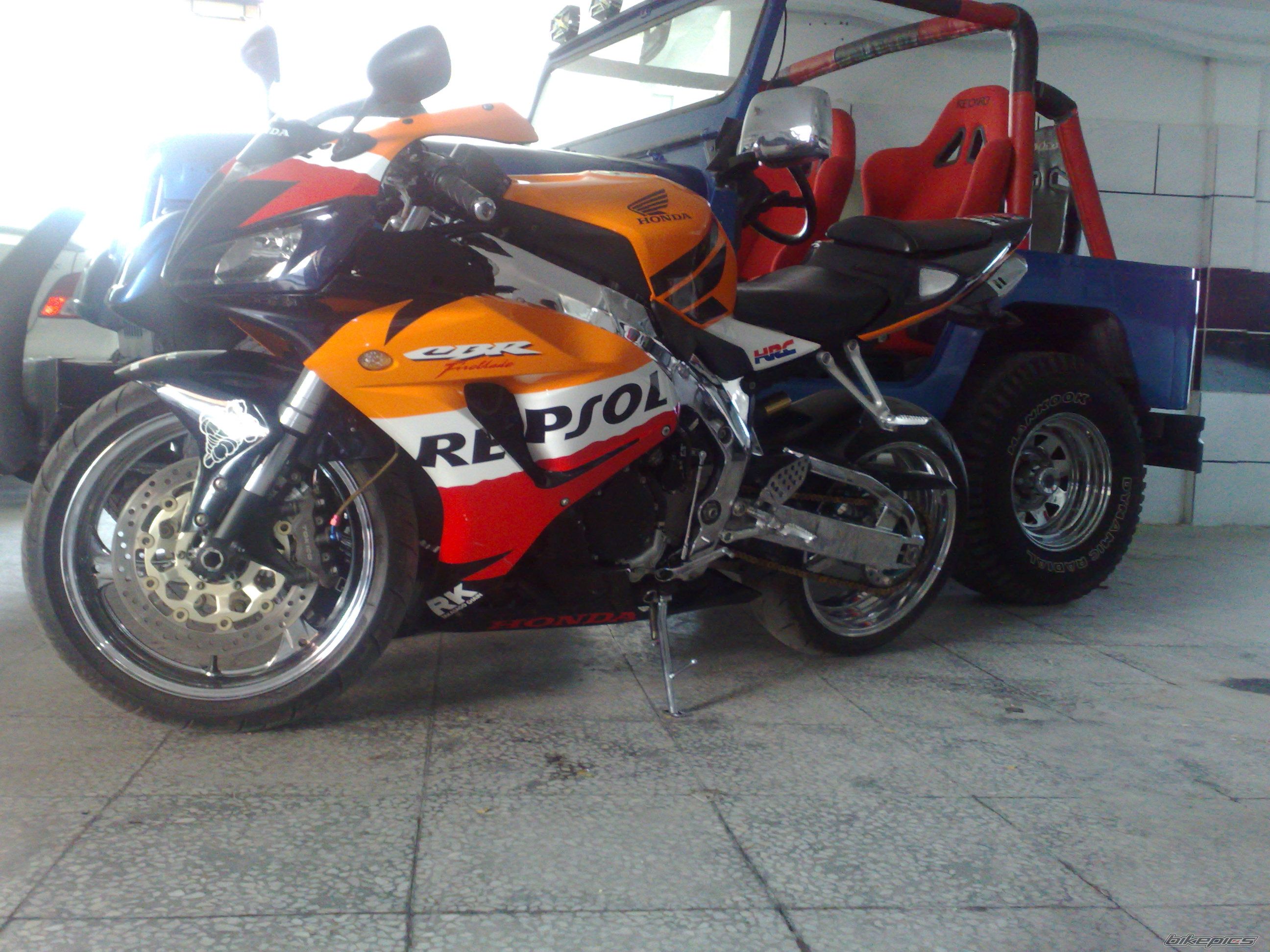 2007 HONDA CBR 1000  RR | Picture 2405231 motorcycle photo