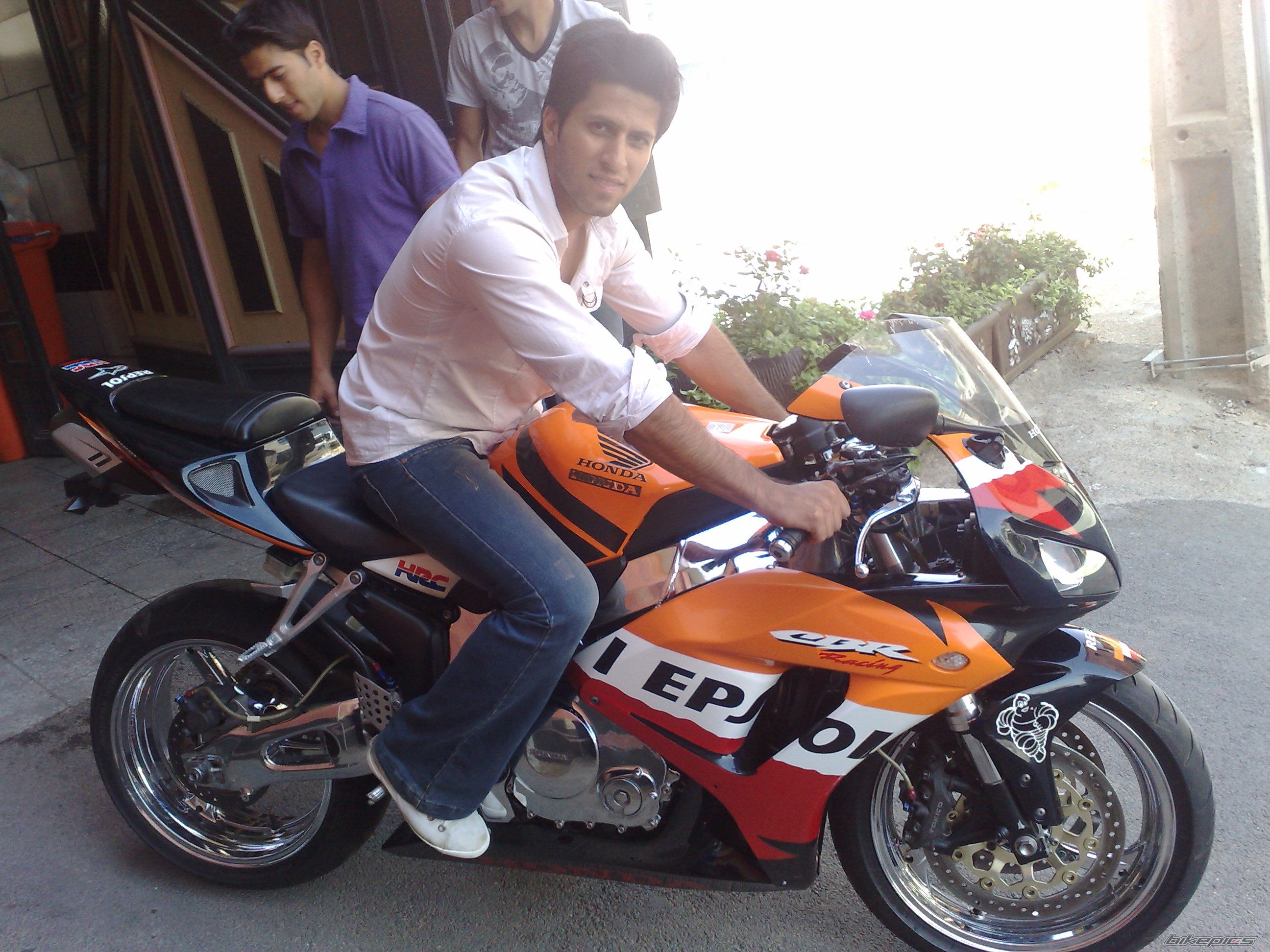 2007 HONDA CBR 1000  RR | Picture 2405232 motorcycle photo