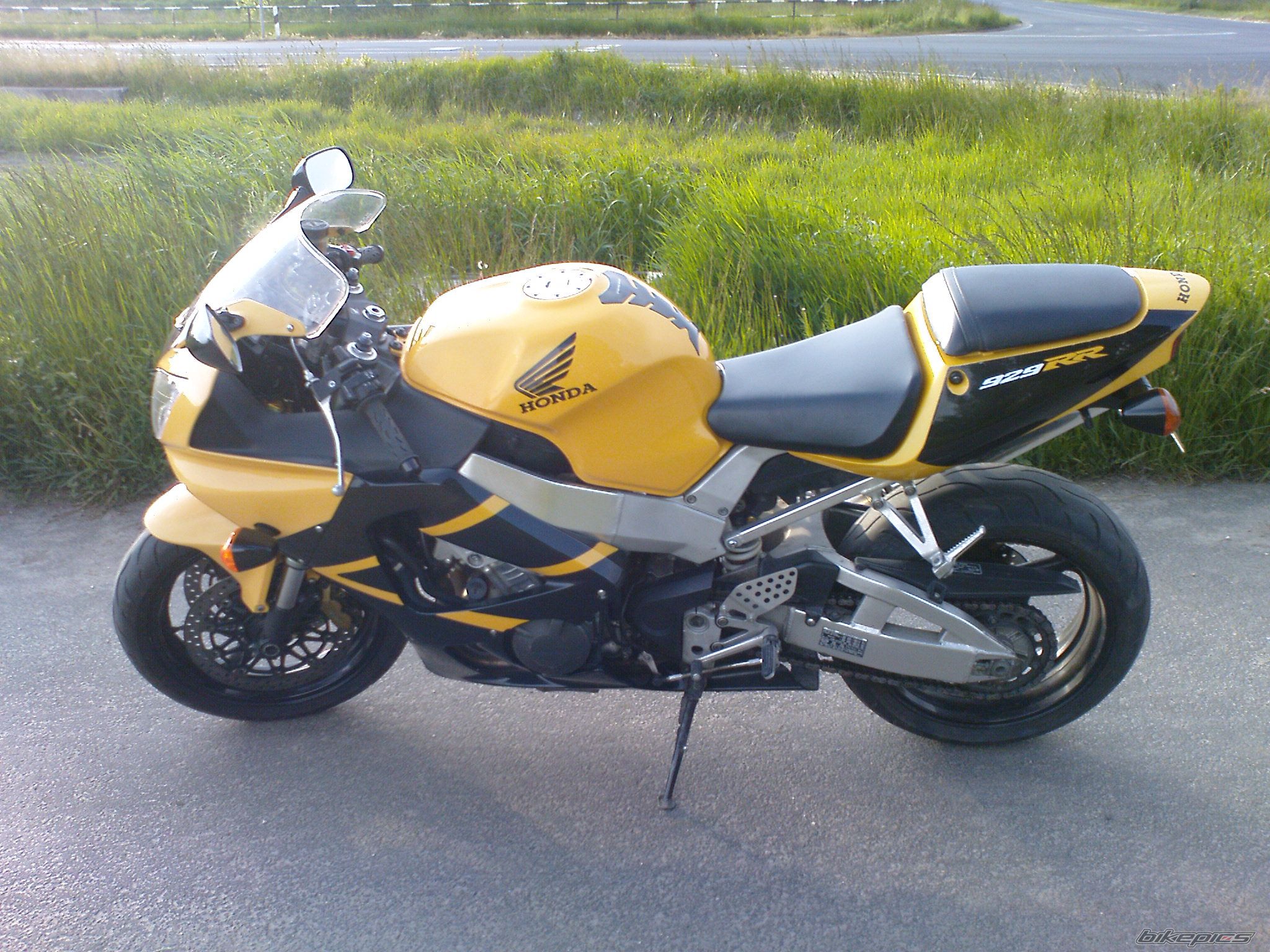2000 HONDA CBR 929RR FIREBLADE | Picture 2406468 motorcycle photo